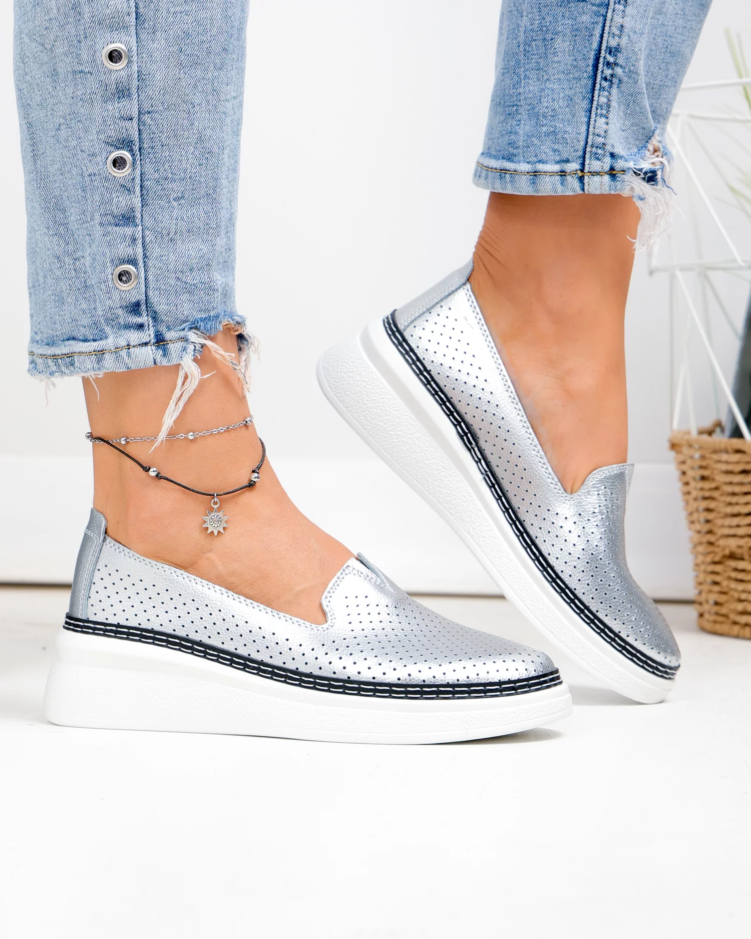 pantofi-casual-dama-piele-naturala-argintii-cu-perforatii-si-inchidere-slip-on-jy6701-100852-2.webp