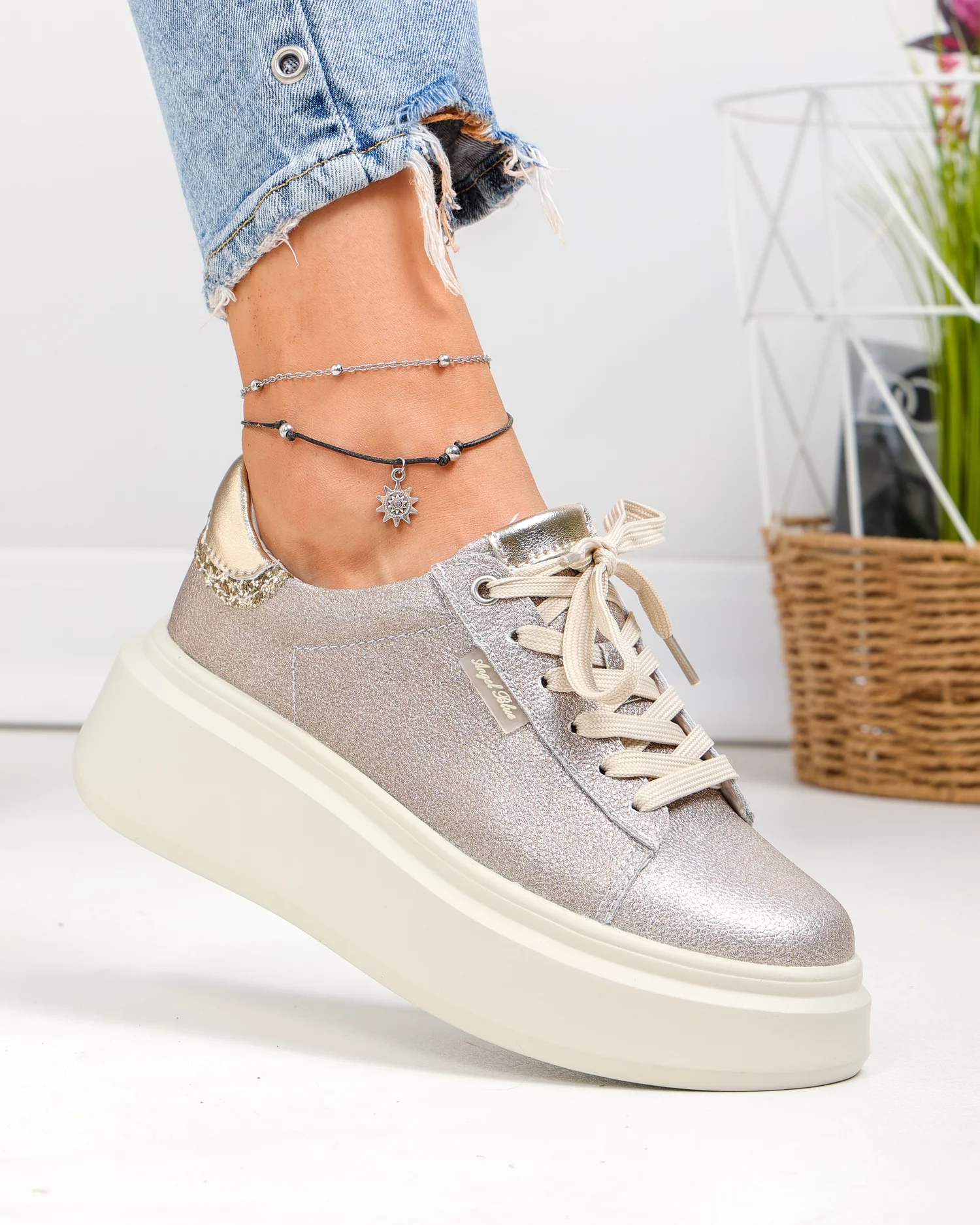 pantofi-casual-dama-piele-naturala-auriu-cu-sclipici-si-inchidere-sireturi-f002-426b-95914-2.webp