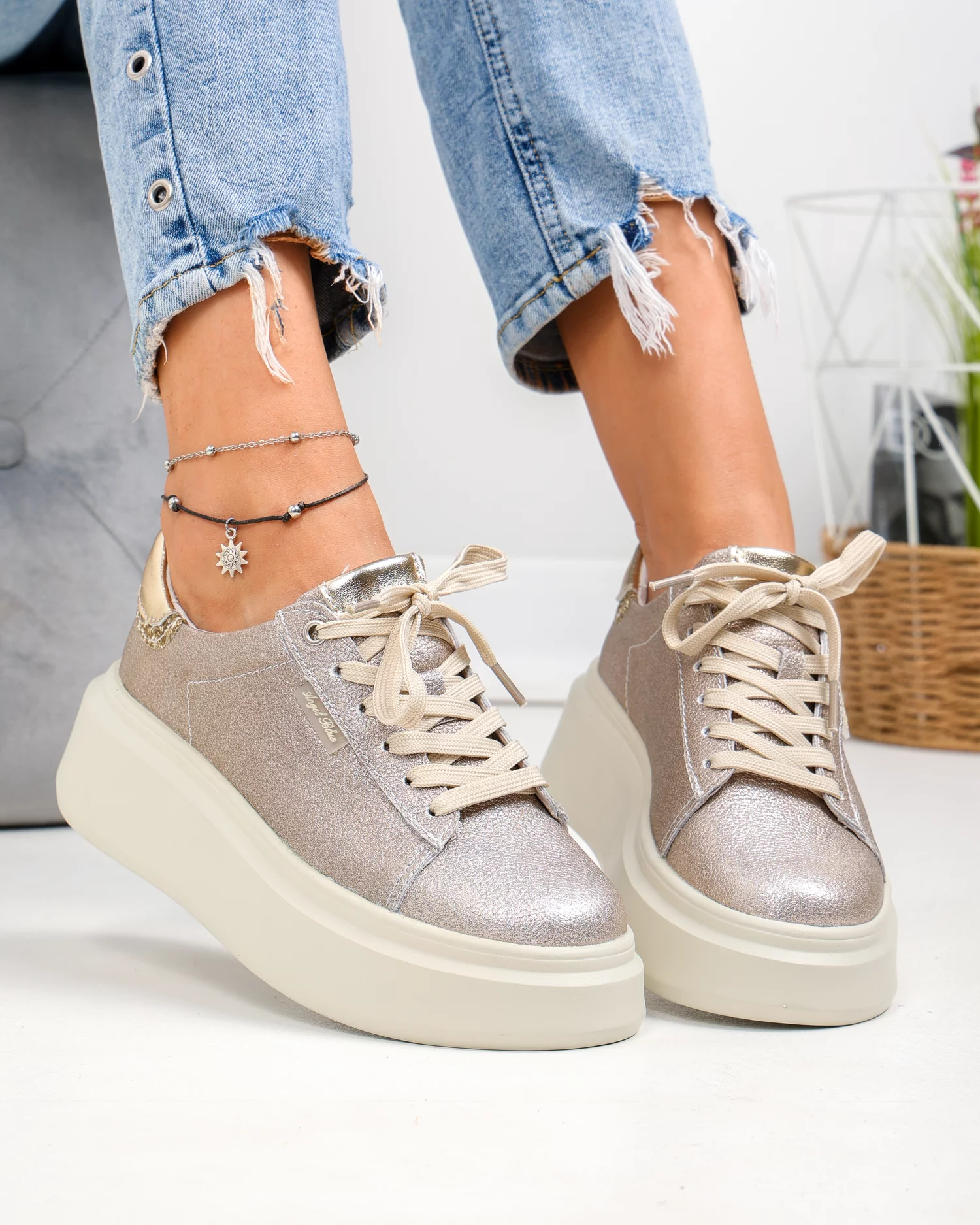 pantofi-casual-dama-piele-naturala-auriu-cu-sclipici-si-inchidere-sireturi-f002-426b-95920-2.webp