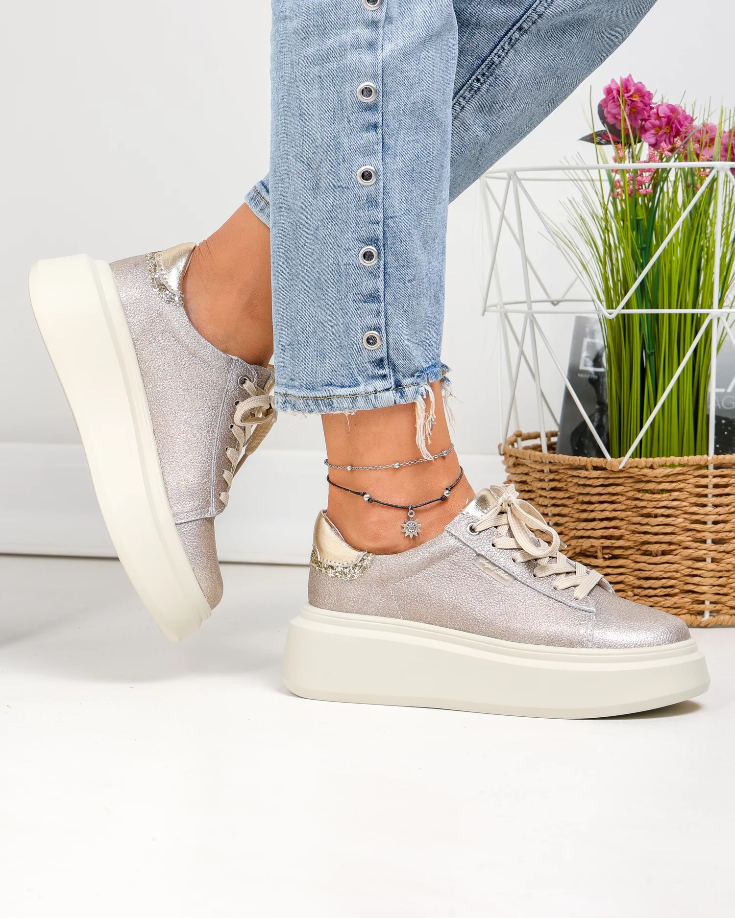 pantofi-casual-dama-piele-naturala-auriu-cu-sclipici-si-inchidere-sireturi-f002-426b-95926-2.webp
