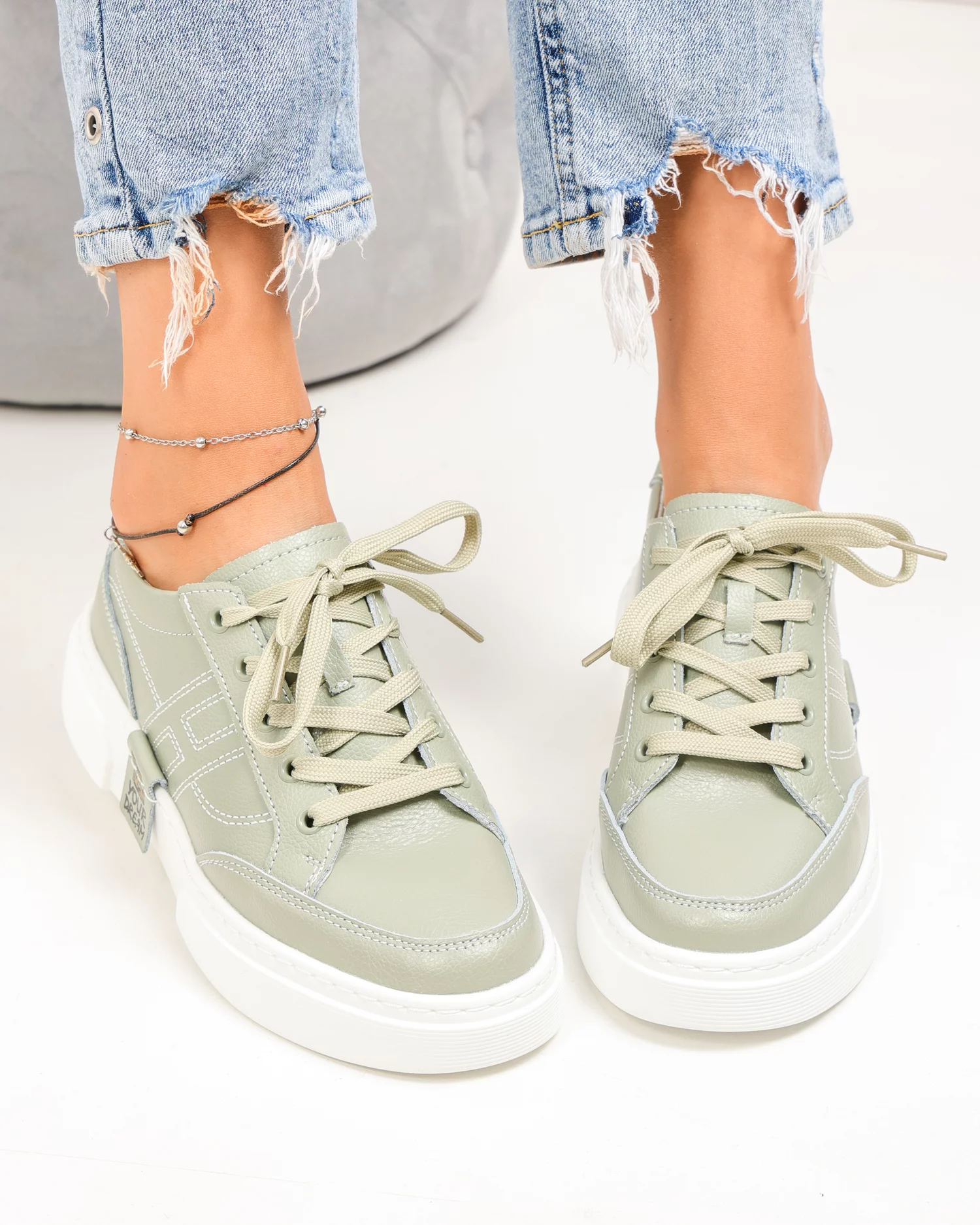pantofi-casual-dama-piele-naturala-barilla-cu-talpa-alba-si-cusaturi-decorative-jy6821-97294-2.webp