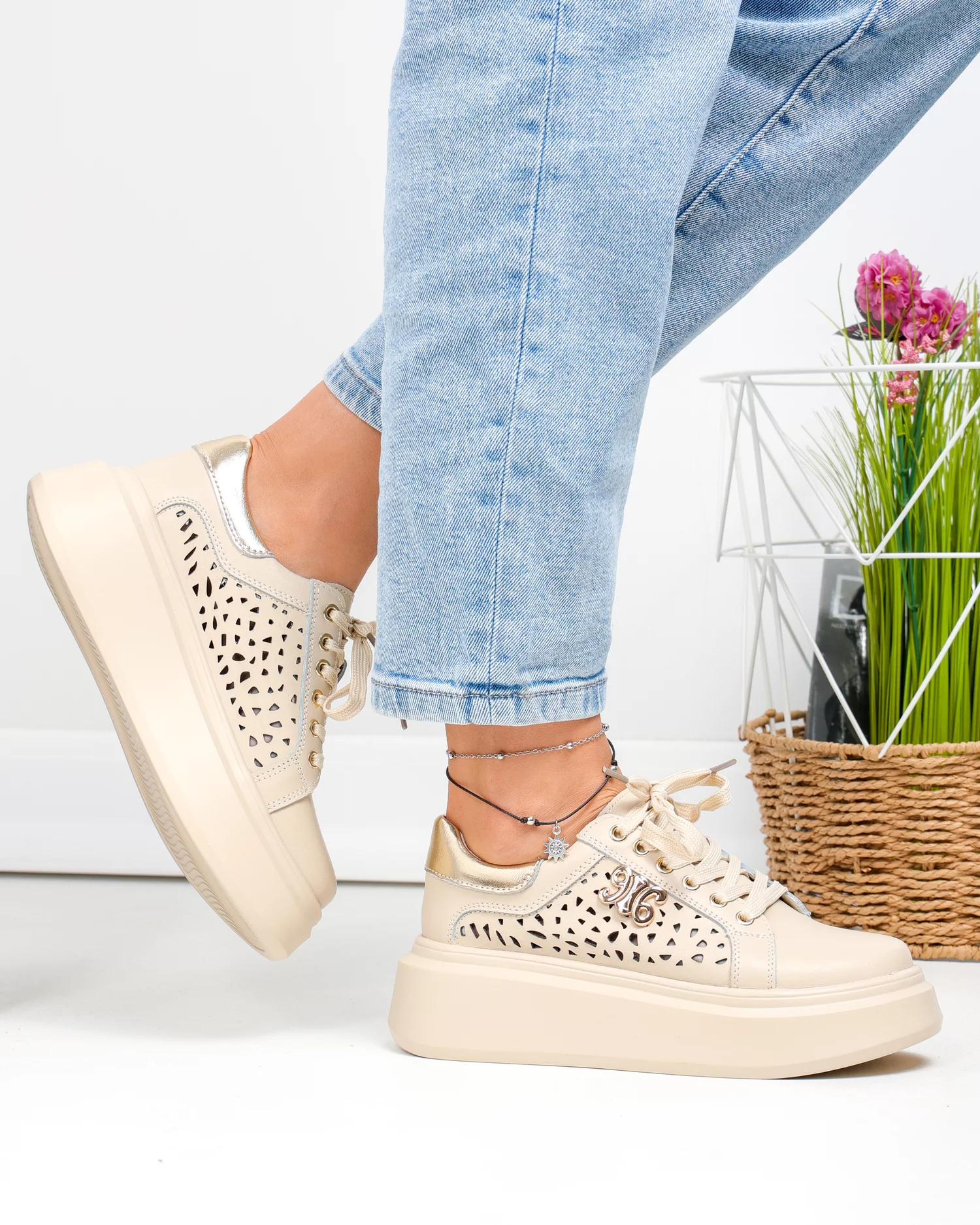 pantofi-casual-dama-piele-naturala-bej-cu-accesoriu-lateral-si-model-perforat-t6043-90880-2.webp