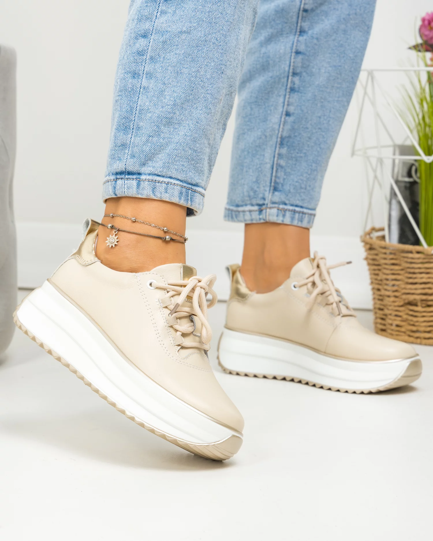 pantofi-casual-dama-piele-naturala-bej-cu-auriu-si-inchidere-sireturi-f002-290-84166-2.webp