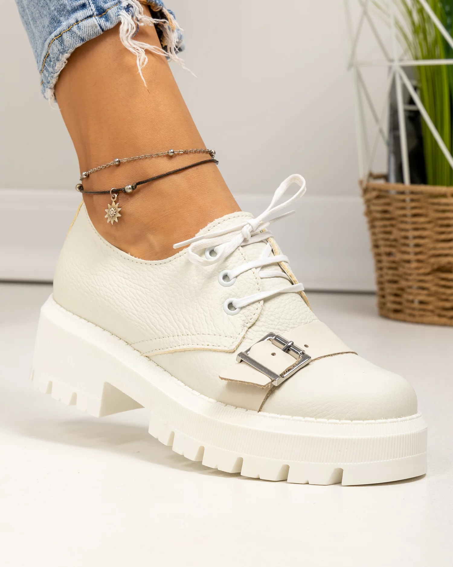 pantofi-casual-dama-piele-naturala-bej-cu-catarama-decorativa-frontala-pc820-81133-2.webp
