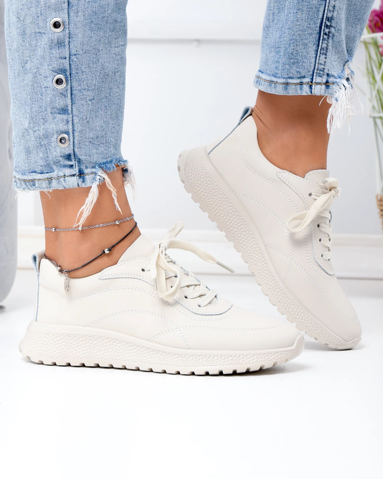 pantofi-casual-dama-piele-naturala-bej-cu-inchidere-sireturi-si-cusaturi-decorative-f001-977-103288-2.webp