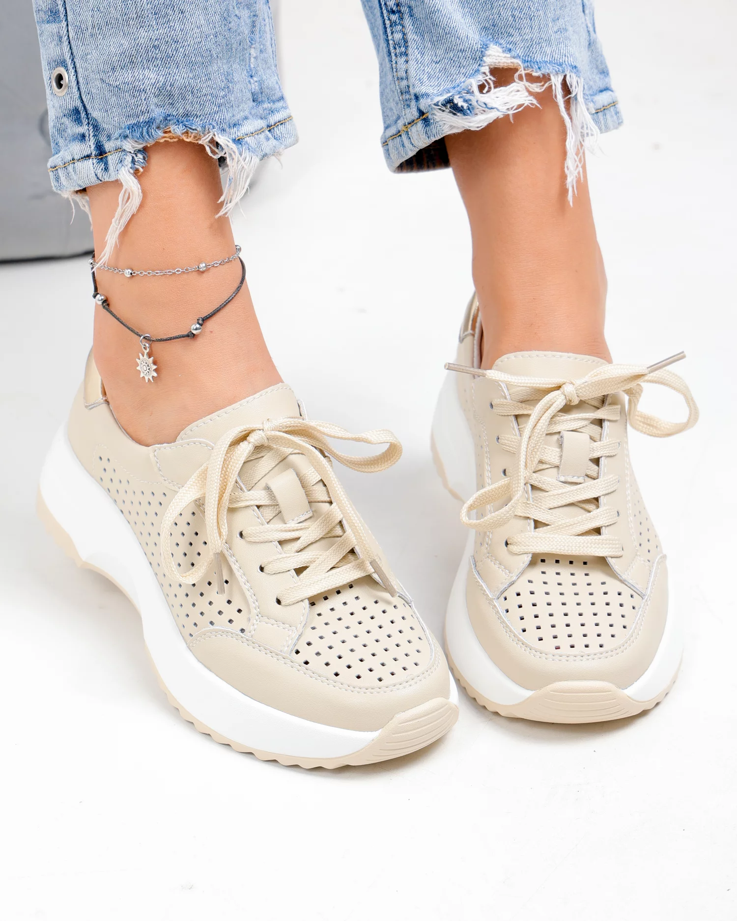 pantofi-casual-dama-piele-naturala-bej-cu-inchidere-sireturi-si-detaliu-auriu-t-2820-100921-2.webp