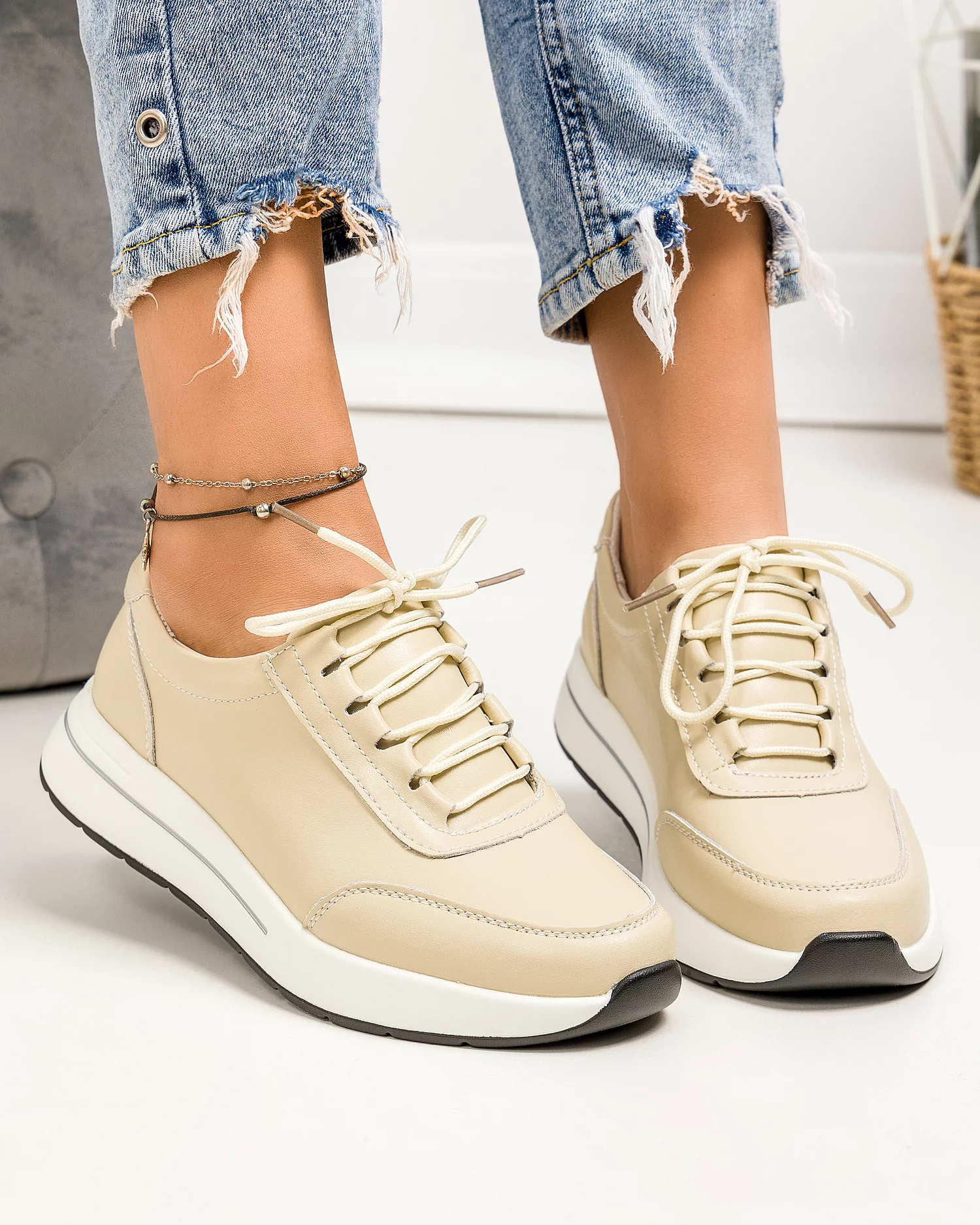 pantofi-casual-dama-piele-naturala-bej-cu-inchidere-sireturi-si-talpa-alba-t-2526-79894-2.webp