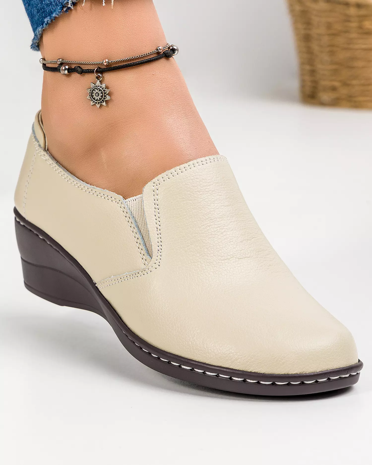 pantofi-casual-dama-piele-naturala-bej-cu-inchidere-slip-on-jbs-135-48877-2.webp