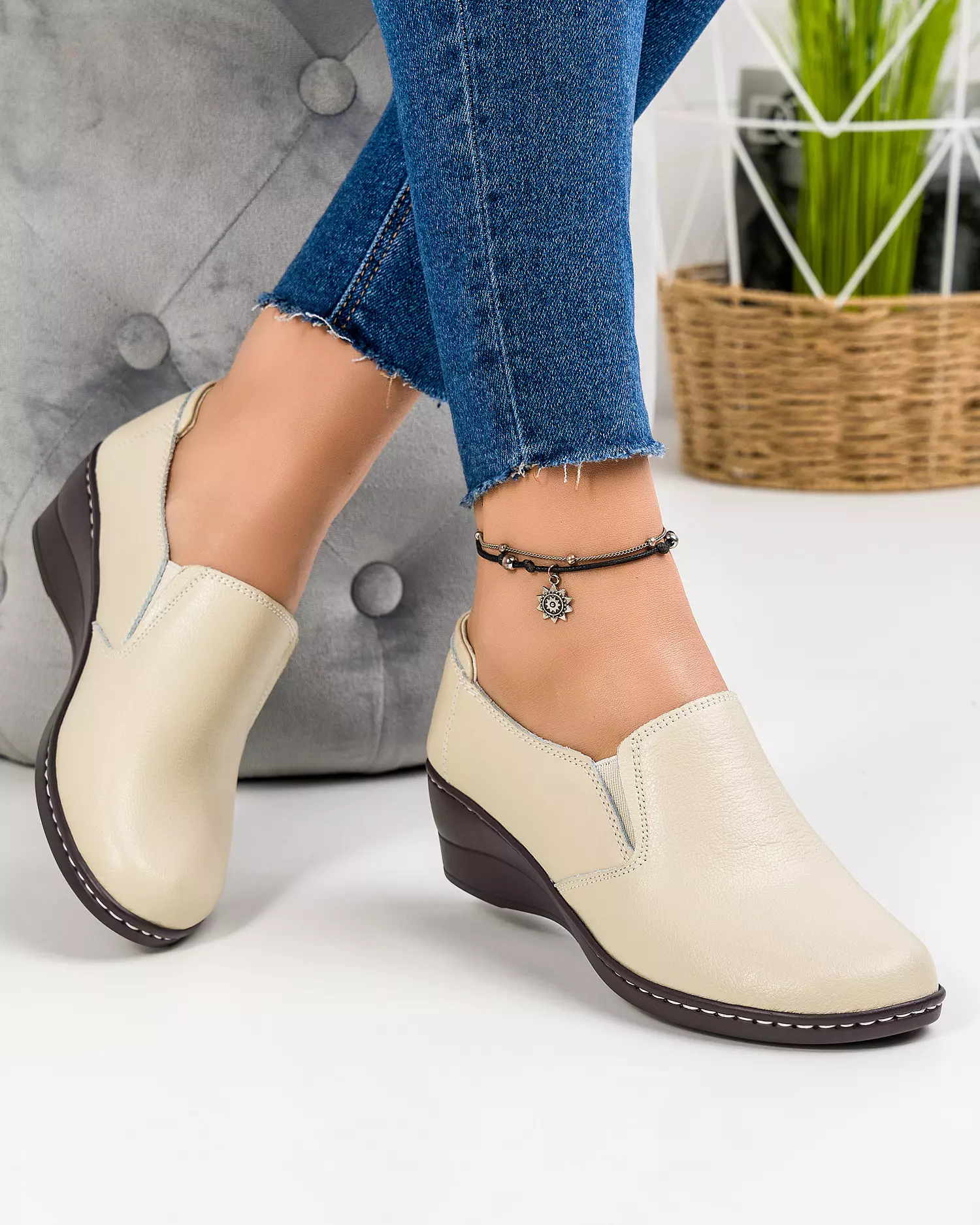 pantofi-casual-dama-piele-naturala-bej-cu-inchidere-slip-on-jbs-135-48883-2.webp