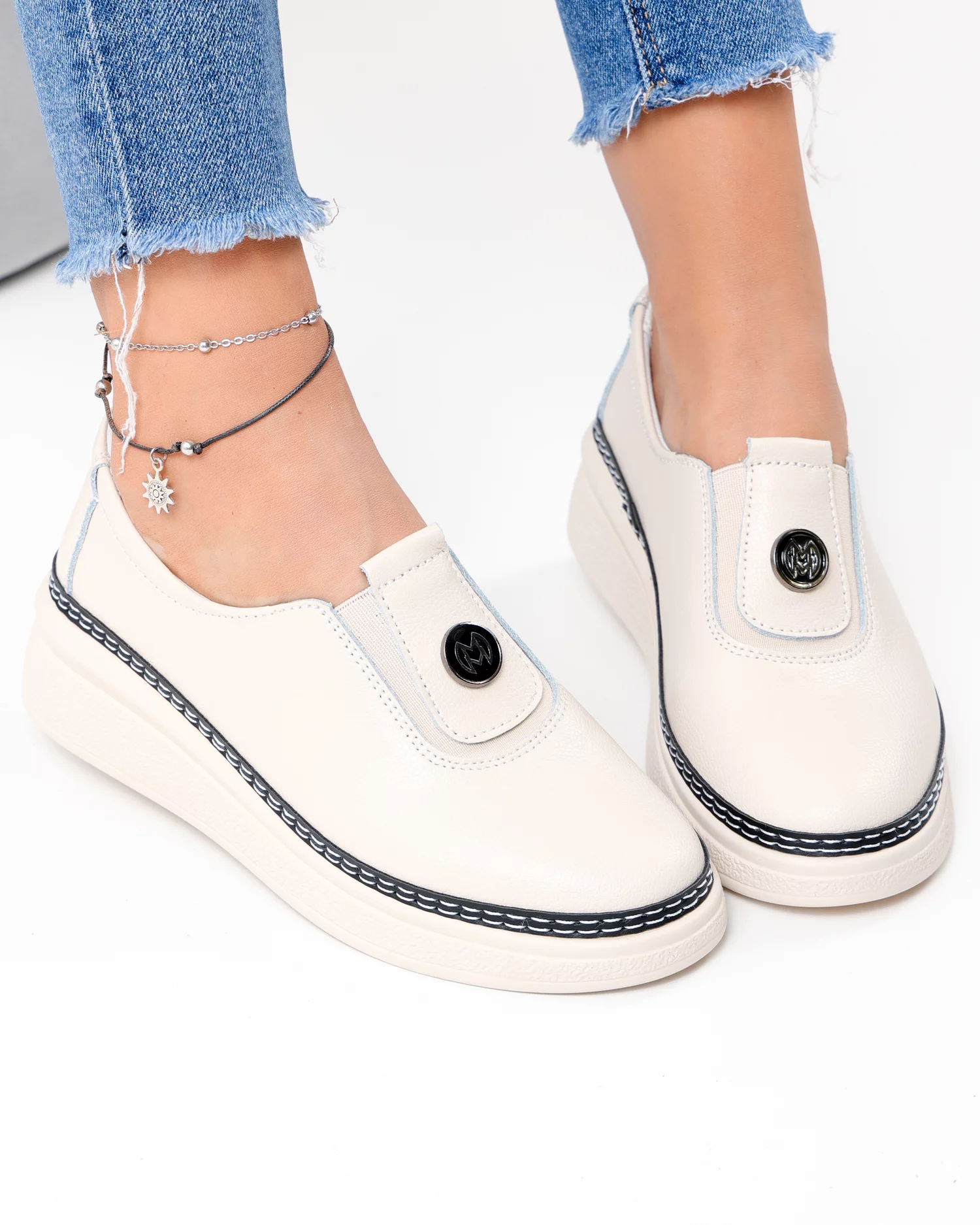 pantofi-casual-dama-piele-naturala-bej-cu-inchidere-slip-on-si-insertie-elastica-jy6709-103873-2.webp