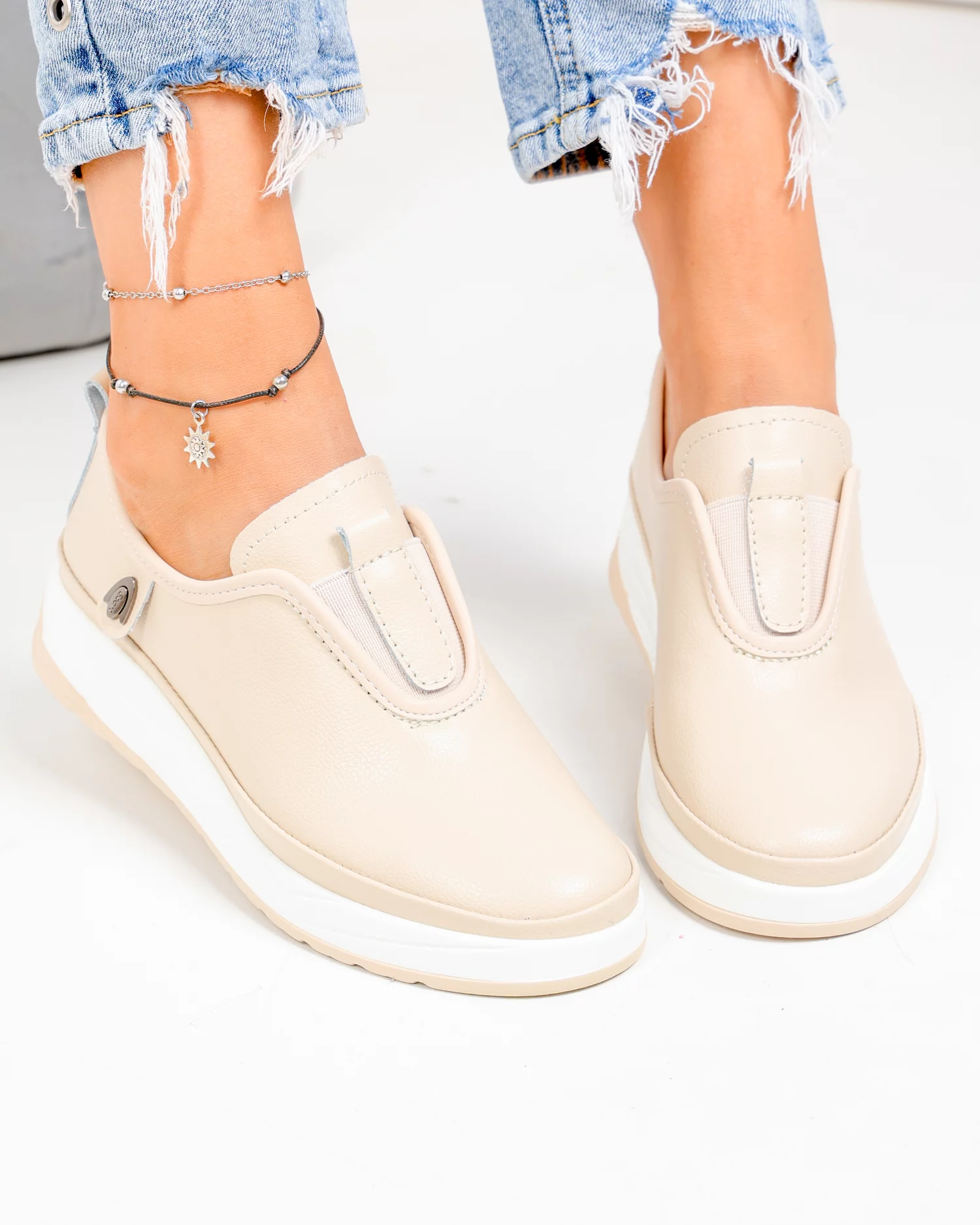 pantofi-casual-dama-piele-naturala-bej-cu-insertie-elastica-si-inchidere-slip-on-jy-5671-99787-2.webp