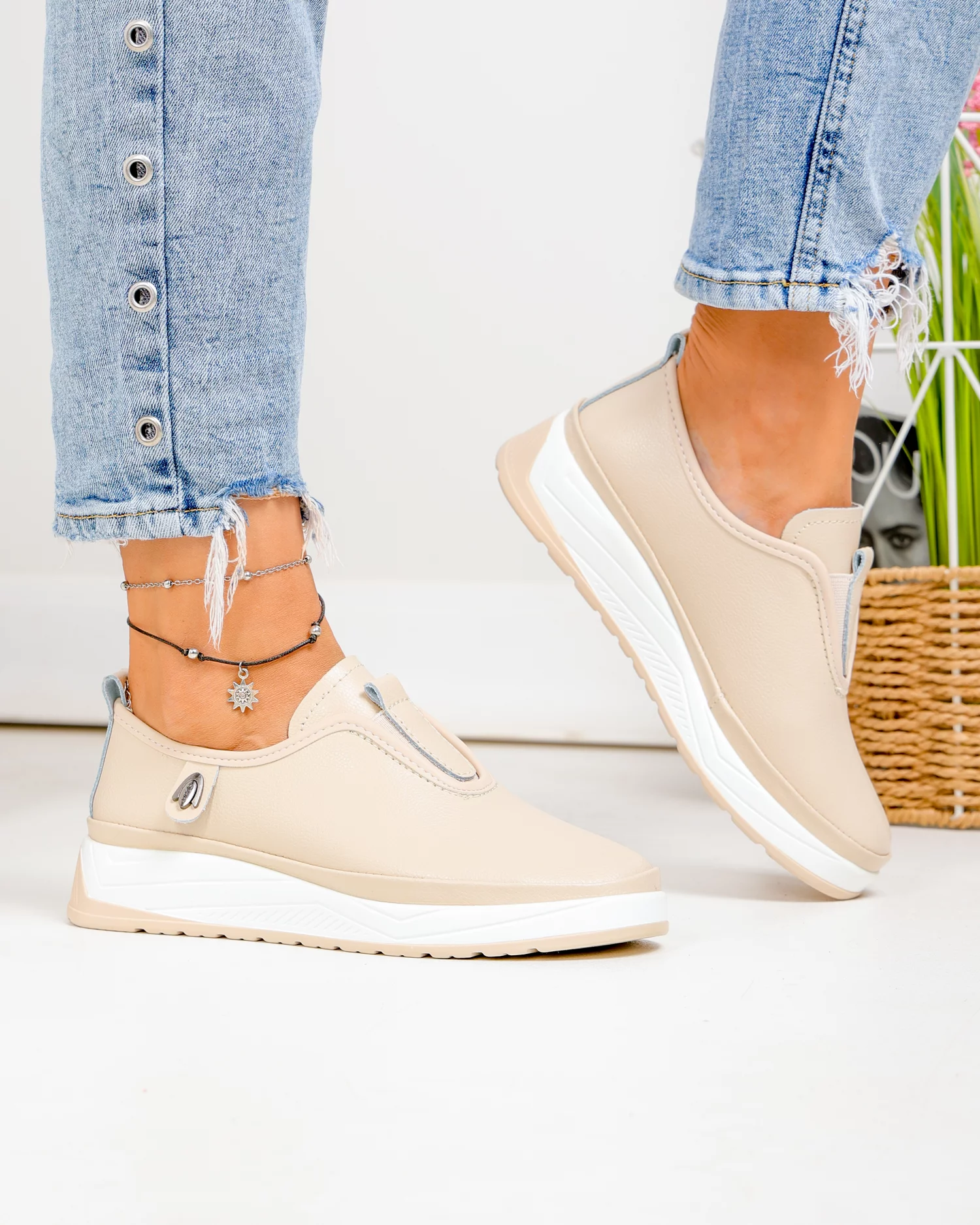 pantofi-casual-dama-piele-naturala-bej-cu-insertie-elastica-si-inchidere-slip-on-jy-5671-99790-2.webp