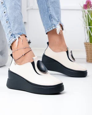 Pantofi casual dama piele naturala bej cu talpa neagra tip platforma T6050