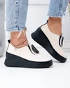 Pantofi casual dama piele naturala bej cu talpa neagra tip platforma T6050 1