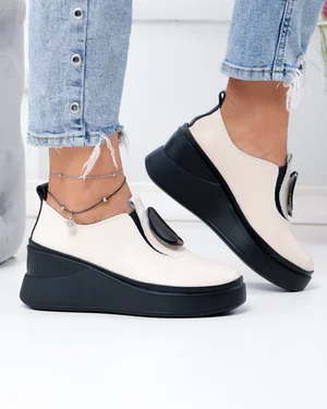 Pantofi Casual - Pantofi casual dama piele naturala bej cu talpa neagra tip platforma T6050