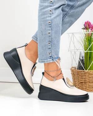 Pantofi Casual - Pantofi casual dama piele naturala bej cu talpa neagra tip platforma T6050
