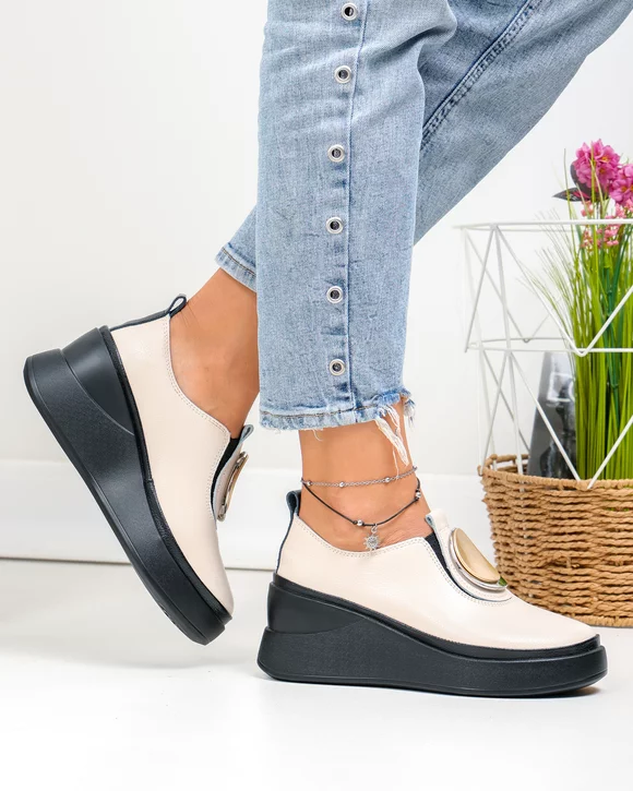 Pantofi casual dama piele naturala bej cu talpa neagra tip platforma T6050