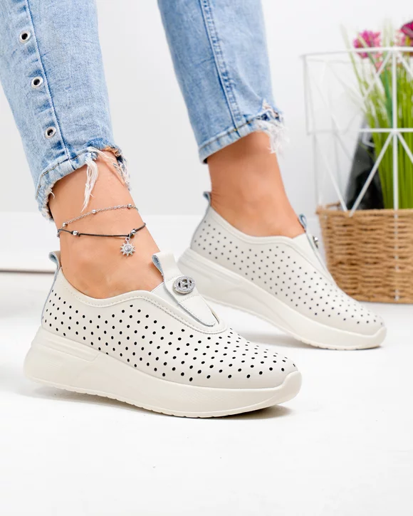 Pantofi casual dama piele naturala bej perforati cu inchidere slip-on F001-927