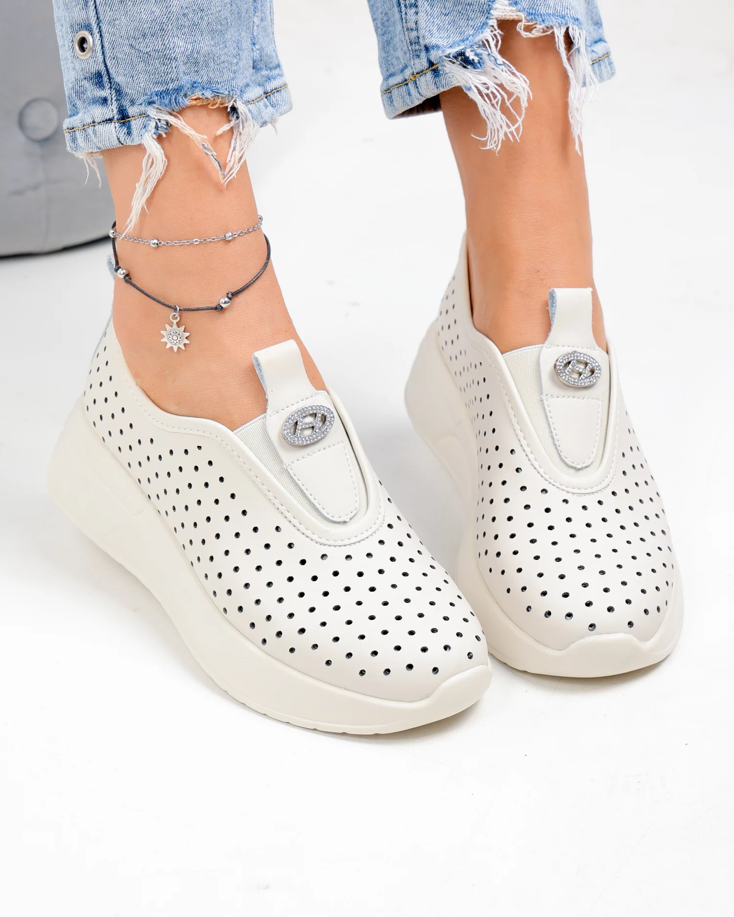 pantofi-casual-dama-piele-naturala-bej-perforati-cu-inchidere-slip-on-f001-927-100825-2.webp