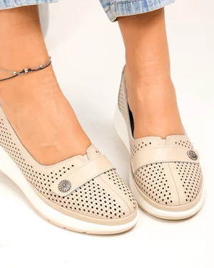 Pantofi casual dama piele naturala bej perforati cu inchidere slip-on JY3951
