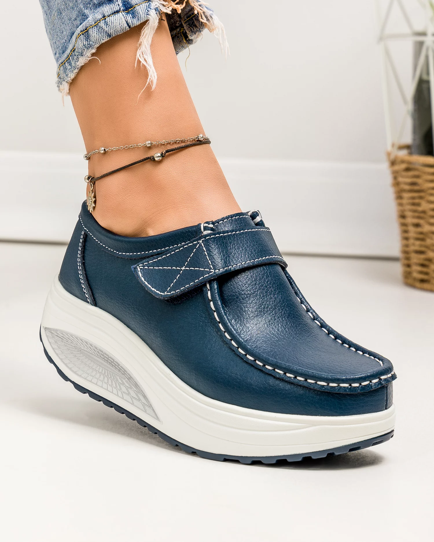 pantofi-casual-dama-piele-naturala-bleumarin-cu-inchidere-scai-f003-001-80128-2.webp