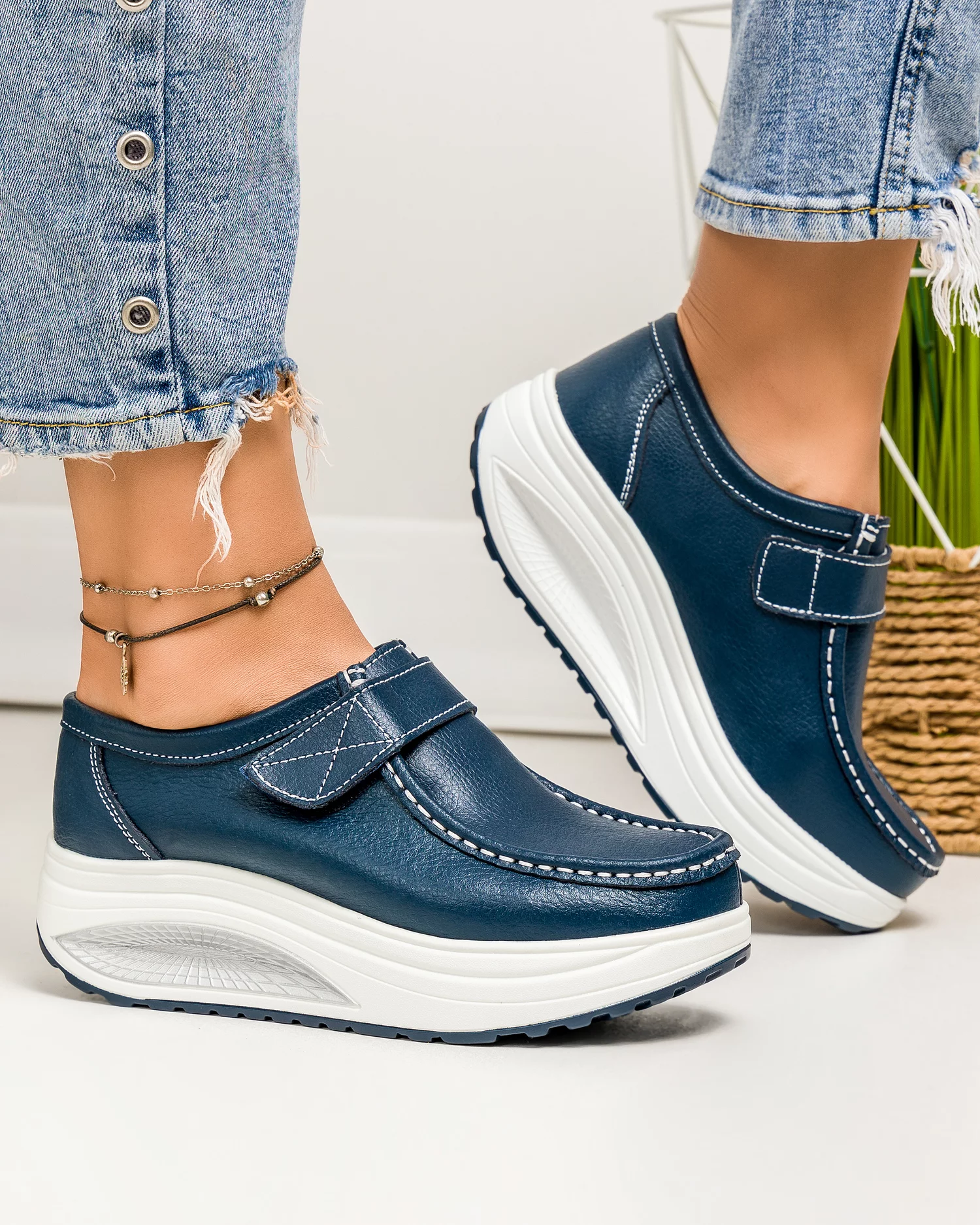 pantofi-casual-dama-piele-naturala-bleumarin-cu-inchidere-scai-f003-001-80134-2.webp