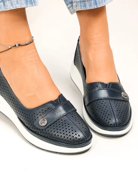 Pantofi casual dama piele naturala bleumarin perforaticu bareta decorativa JY3951