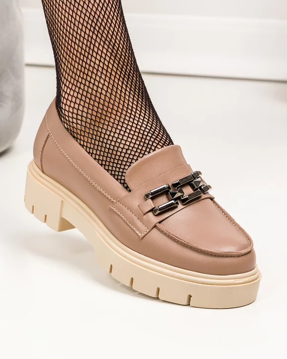 Pantofi casual dama piele naturala cappucino cu accesoriu metalic si inchidere slip-on DIANA212