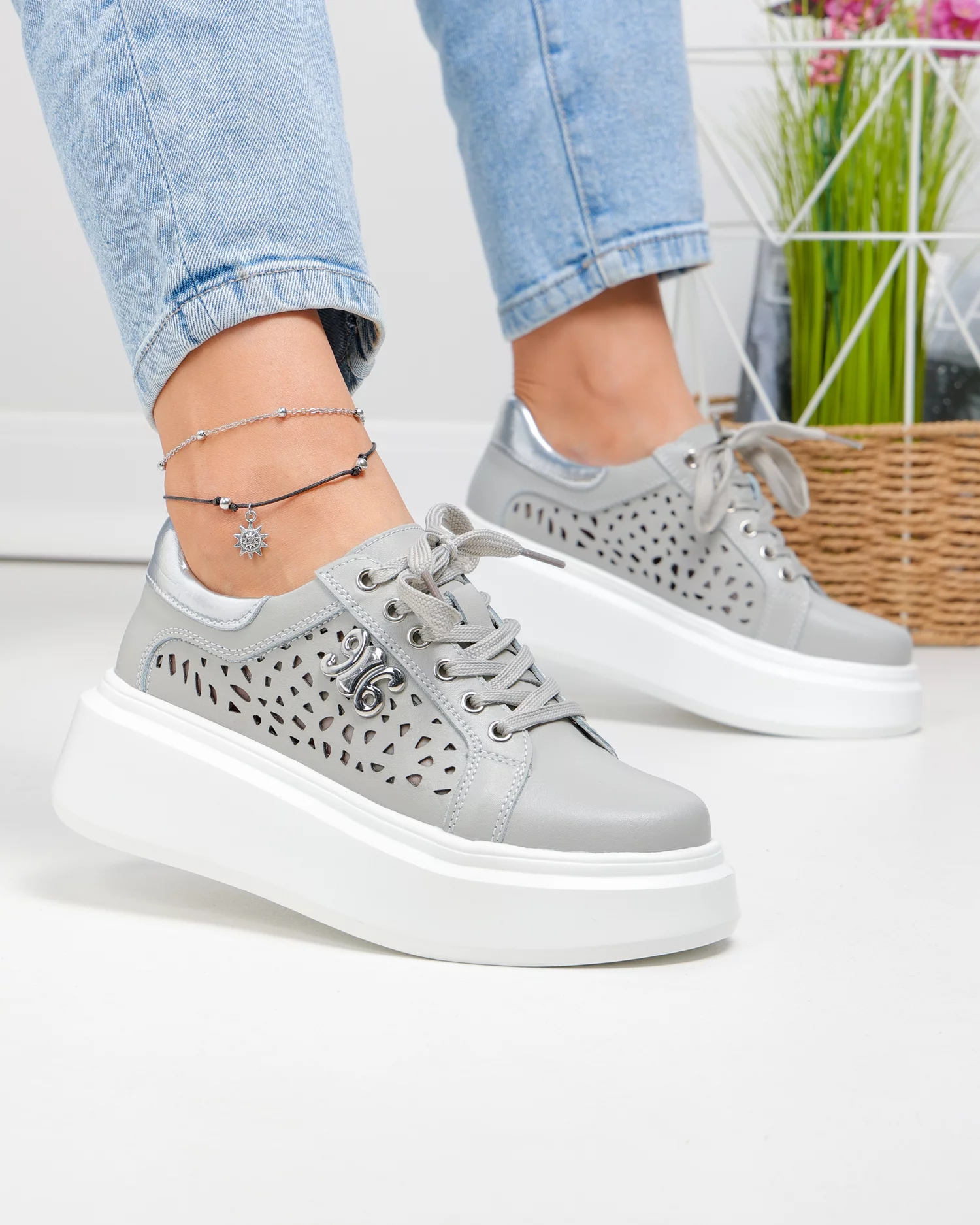 pantofi-casual-dama-piele-naturala-gri-cu-argintiu-si-inchidere-sireturi-t6043-90907-2.webp