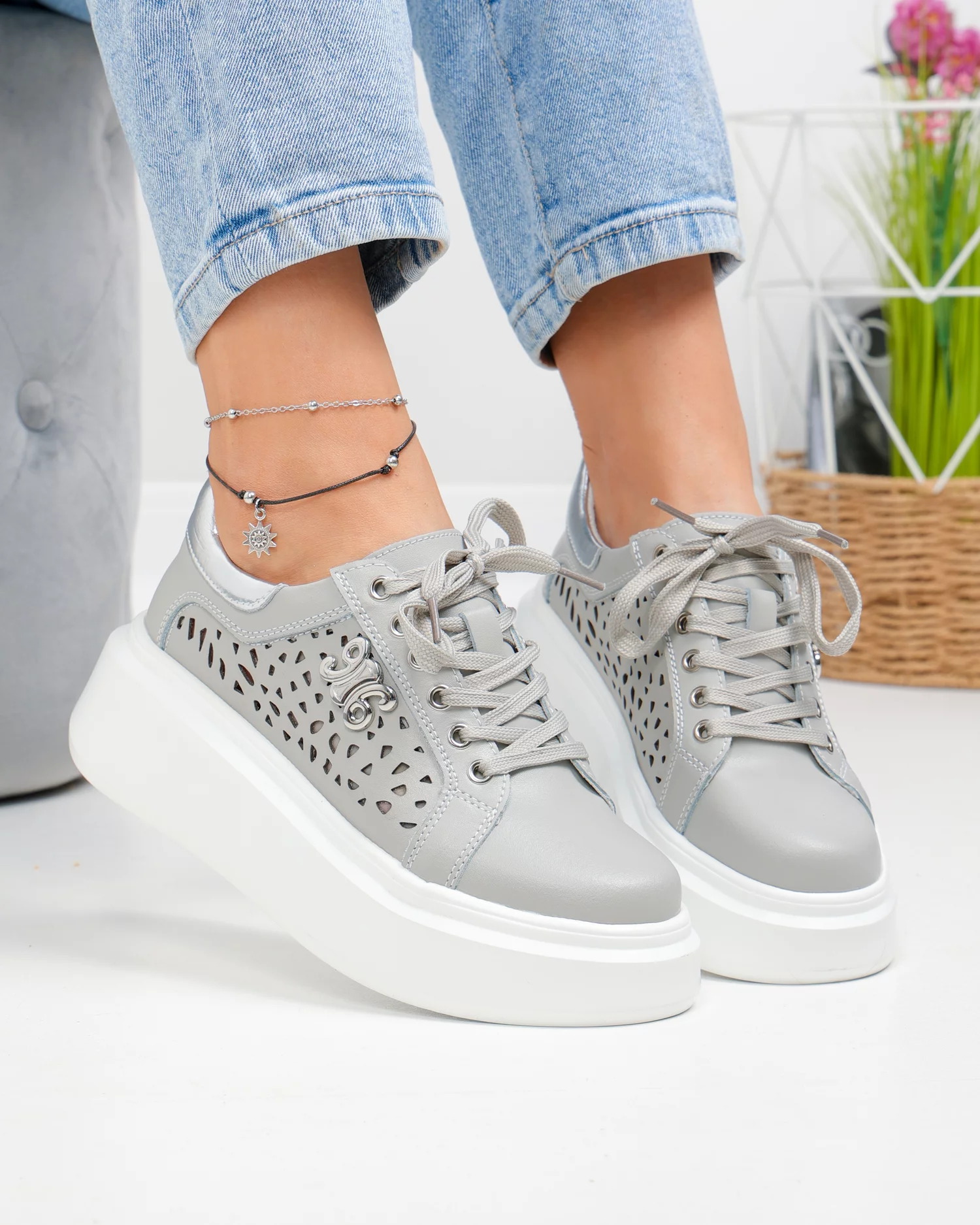 pantofi-casual-dama-piele-naturala-gri-cu-argintiu-si-inchidere-sireturi-t6043-90916-2.webp