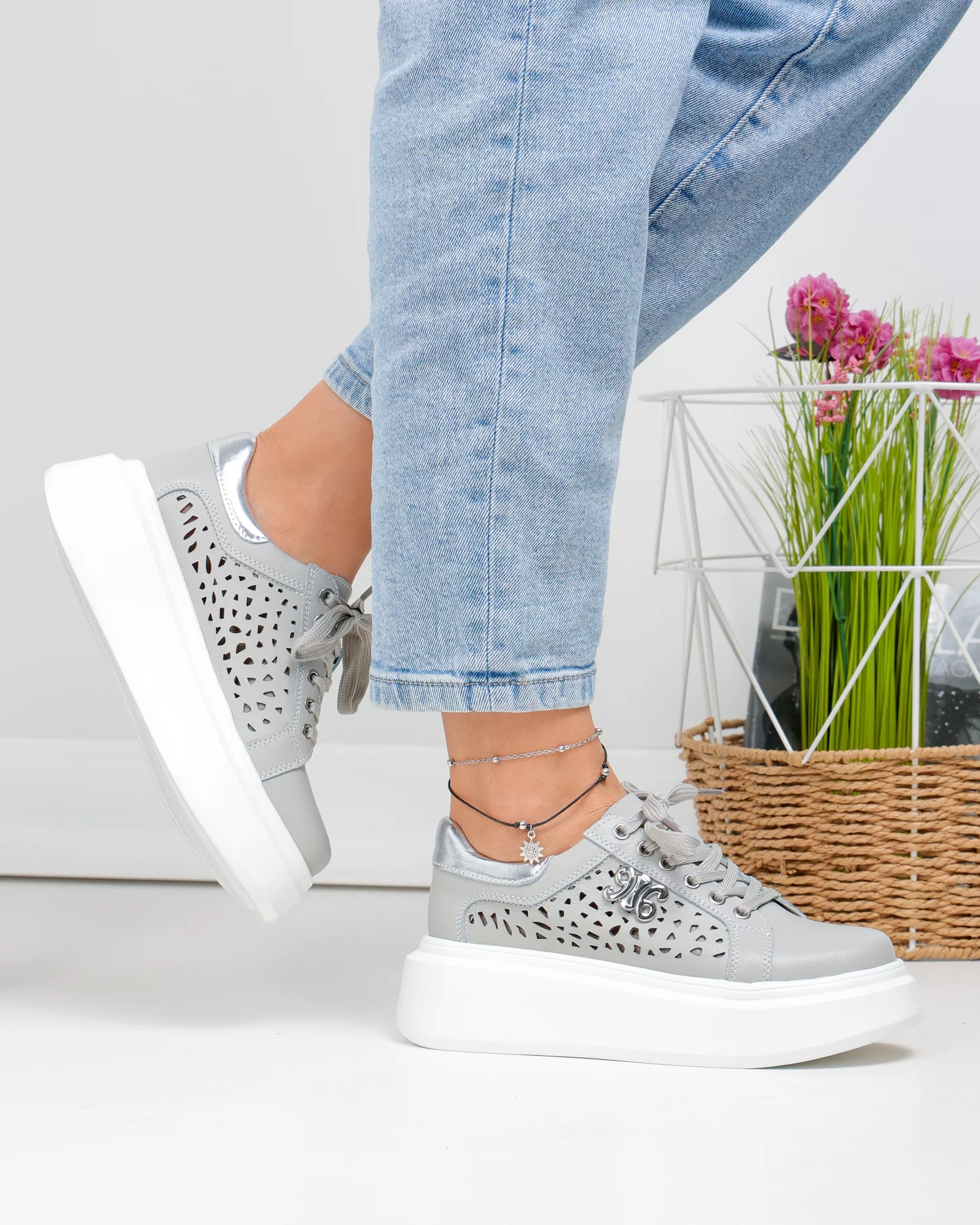 pantofi-casual-dama-piele-naturala-gri-cu-argintiu-si-inchidere-sireturi-t6043-90922-2.webp