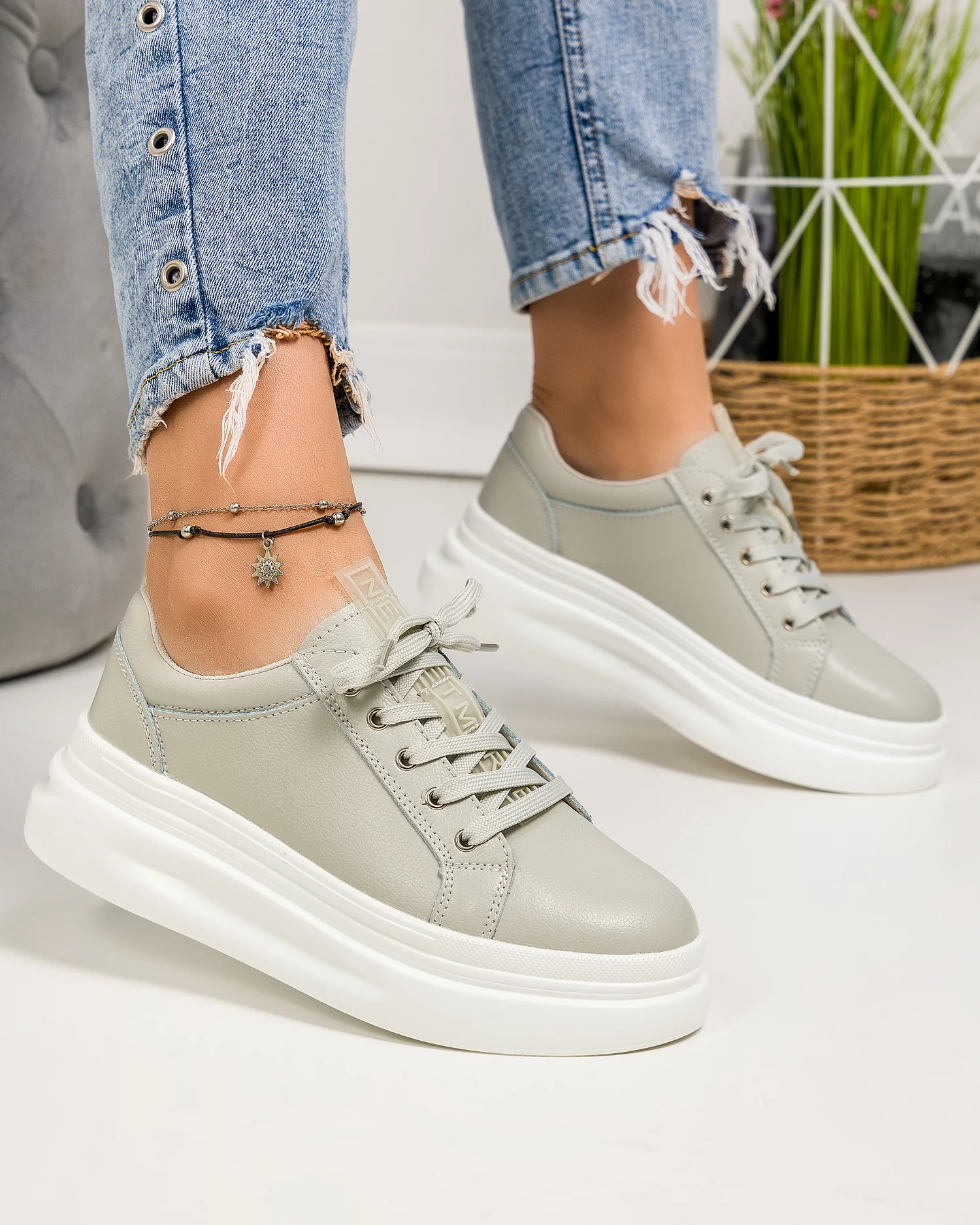 pantofi-casual-dama-piele-naturala-gri-cu-talpa-groasa-si-inchidere-sireturi-aw468-66364-2.webp