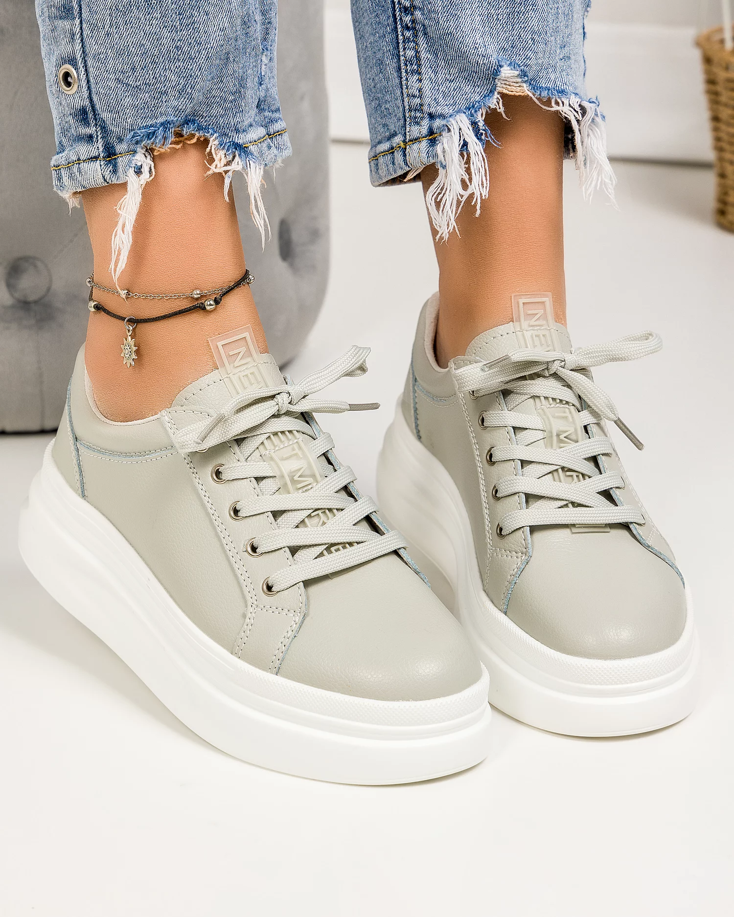 pantofi-casual-dama-piele-naturala-gri-cu-talpa-groasa-si-inchidere-sireturi-aw468-66370-2.webp