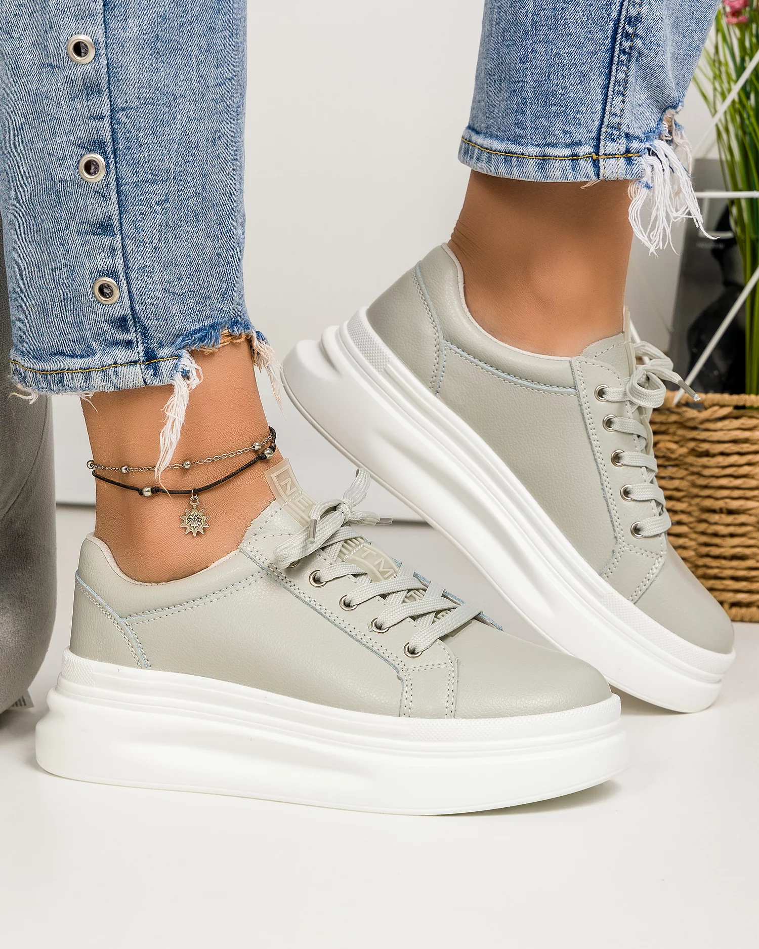 pantofi-casual-dama-piele-naturala-gri-cu-talpa-groasa-si-inchidere-sireturi-aw468-66373-2.webp
