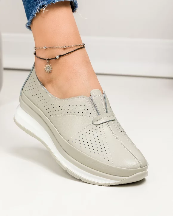 Pantofi casual dama piele naturala gri deschis cu perforatii si insertie elastica F001-720