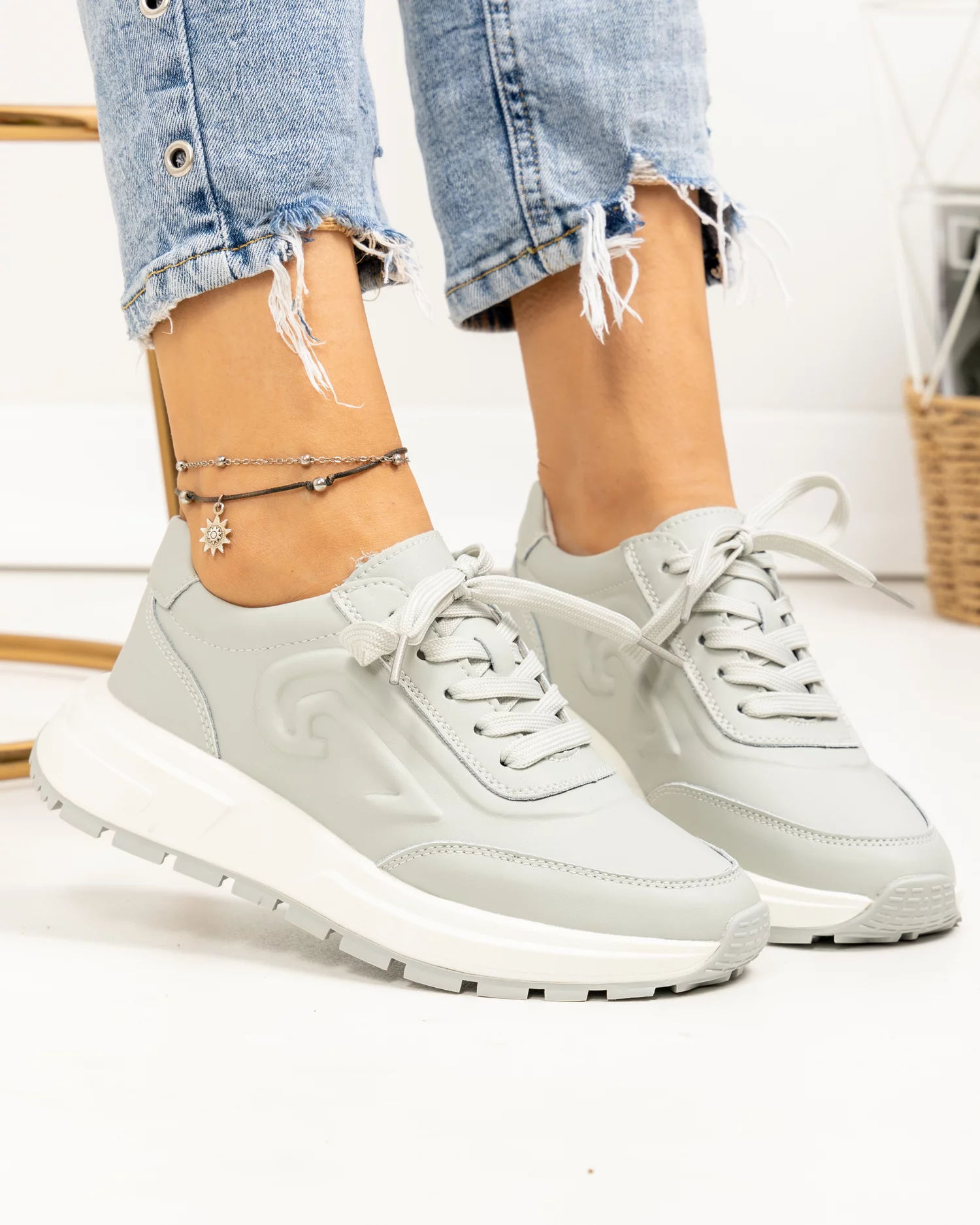 pantofi-casual-dama-piele-naturala-gri-deschis-cu-talpa-usor-flexibila-si-inchidere-sireturi-f001-751-85315-2.webp