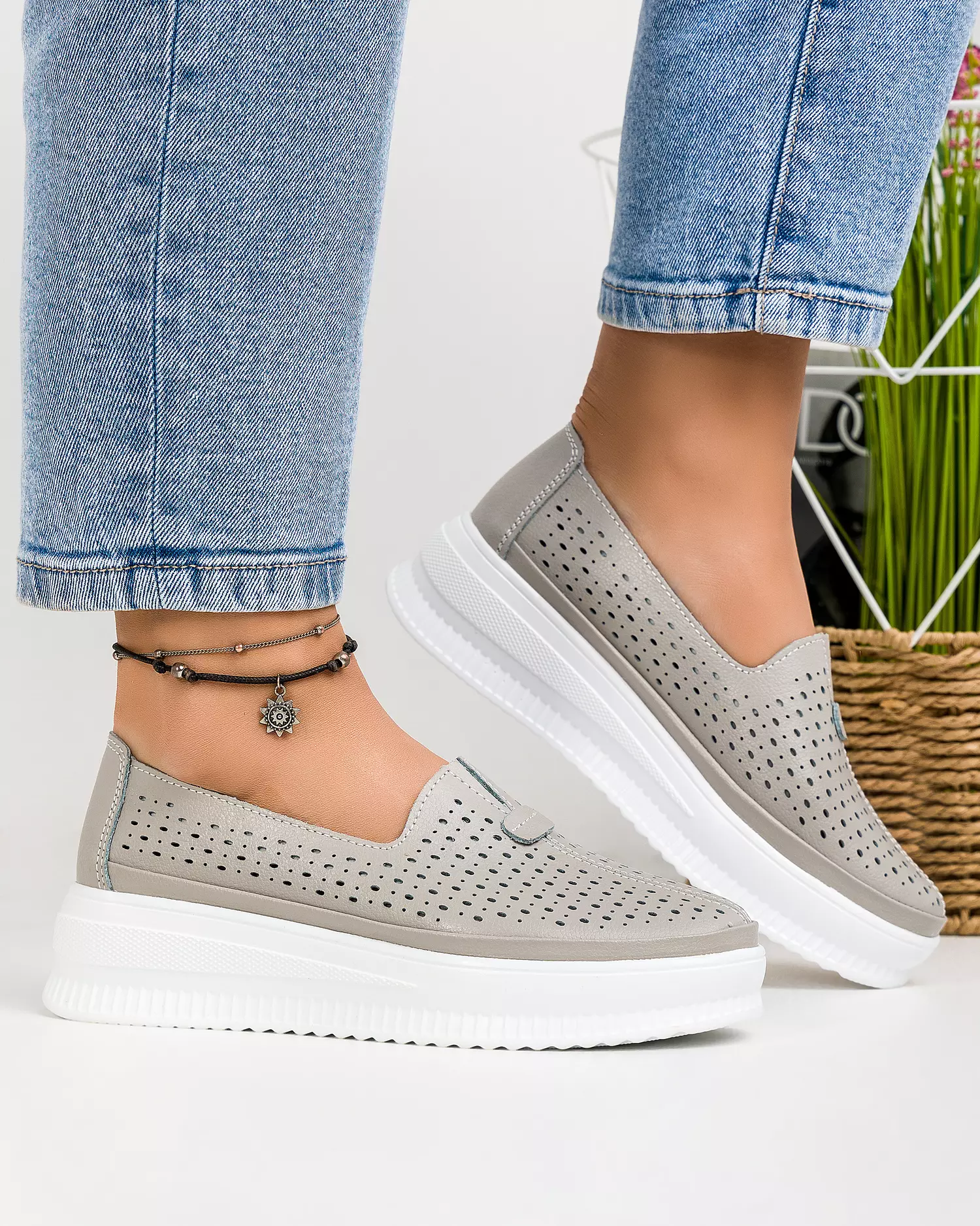 pantofi-casual-dama-piele-naturala-gri-perforati-cu-inchidere-slip-on-aw462-47812-2.webp