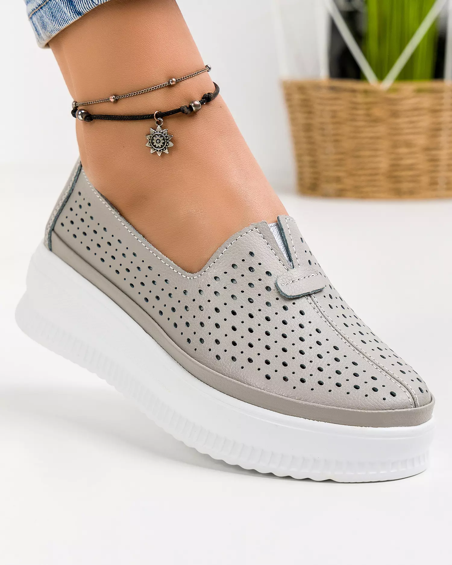 pantofi-casual-dama-piele-naturala-gri-perforati-cu-inchidere-slip-on-aw462-47818-2.webp