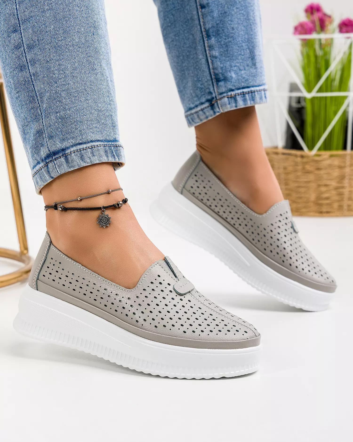 pantofi-casual-dama-piele-naturala-gri-perforati-cu-inchidere-slip-on-aw462-47821-2.webp
