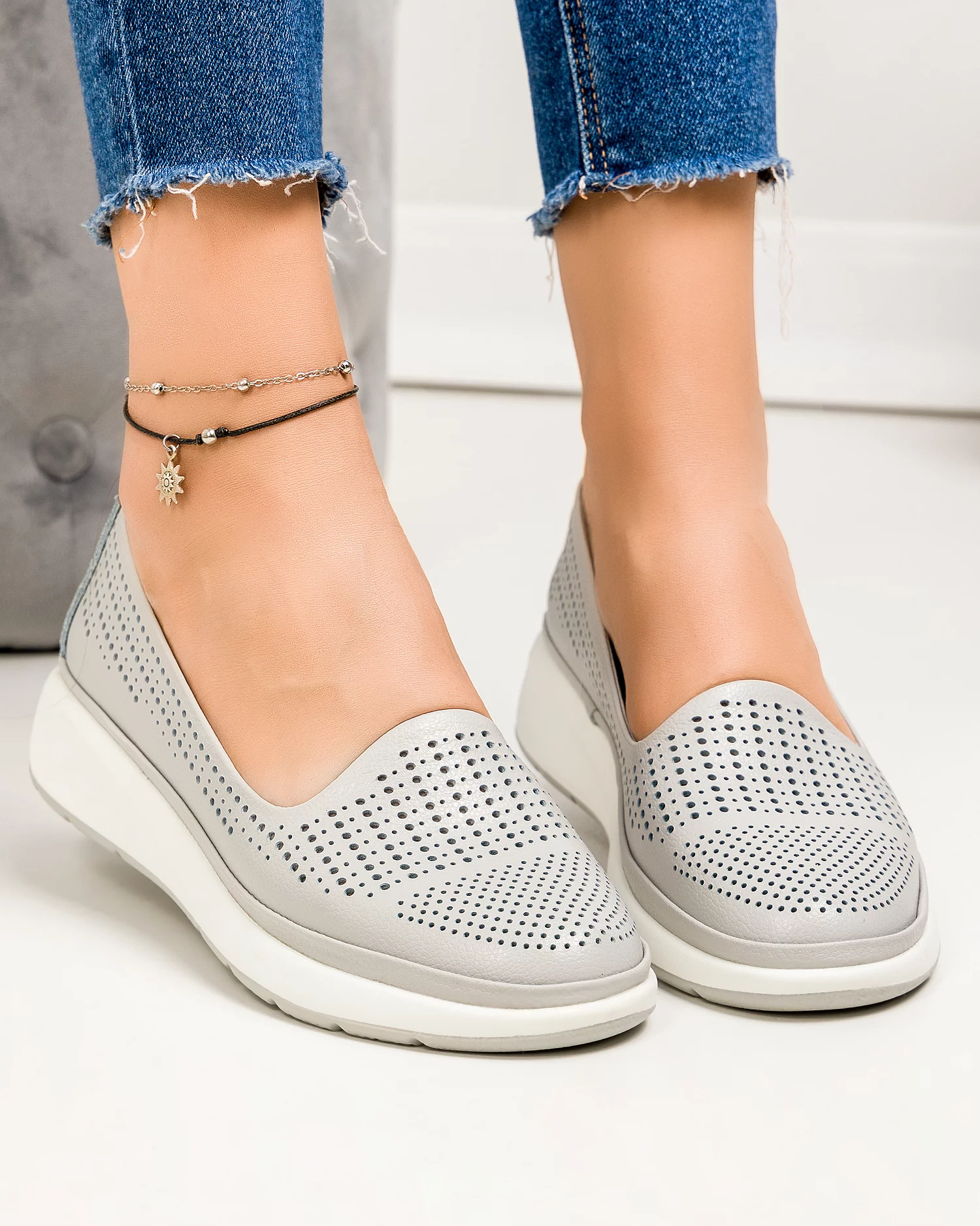 pantofi-casual-dama-piele-naturala-gri-perforati-cu-inchidere-slip-on-jy3952-79129-2.webp