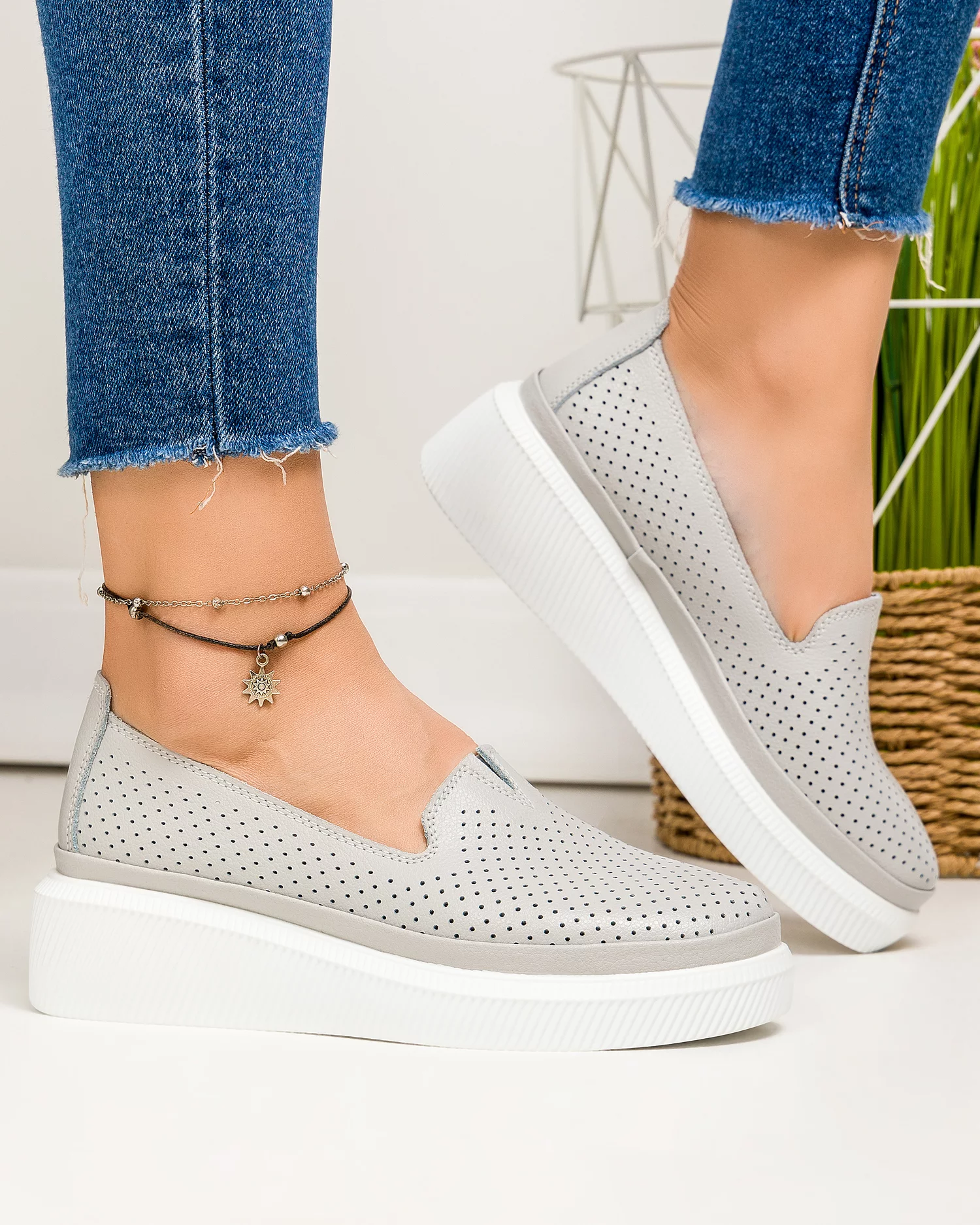 pantofi-casual-dama-piele-naturala-gri-perforati-cu-talpa-alba-jy3872-79192-2.webp