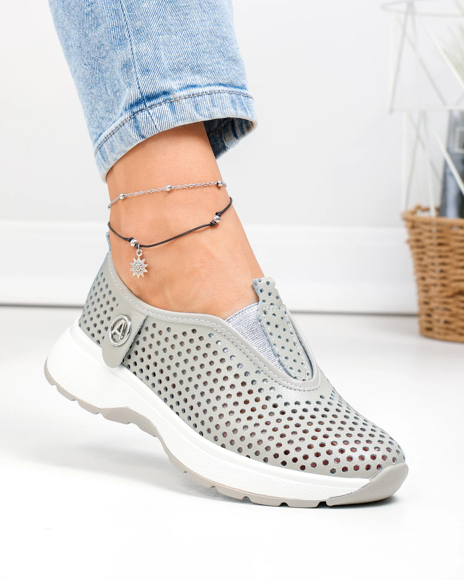 pantofi-casual-dama-piele-naturala-gri-perforati-cu-talpa-flexibila-t6041-91015-2.webp
