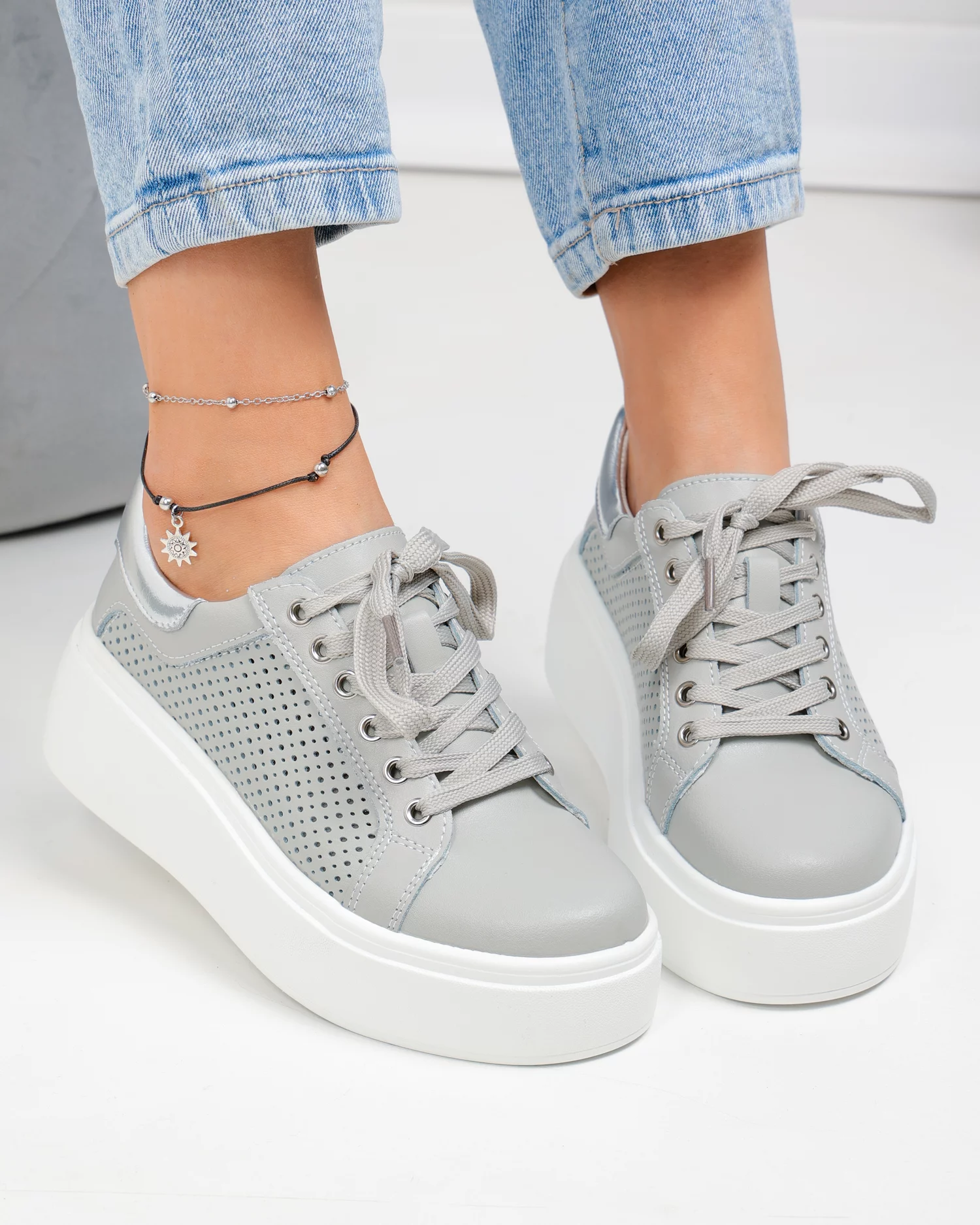 pantofi-casual-dama-piele-naturala-gri-perforati-lateral-cu-inchidere-sireturi-si-insertie-argintie-t6042-90934-2.webp