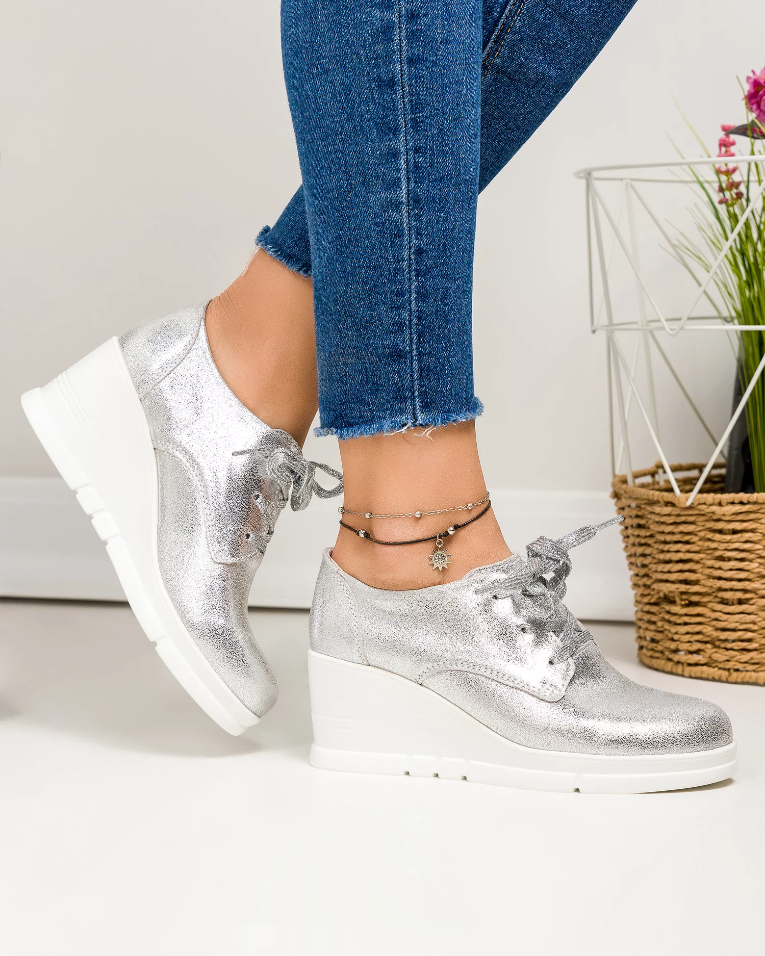 pantofi-casual-dama-piele-naturala-intoarsa-argintii-cu-platforma-f002-273-70792-2.webp