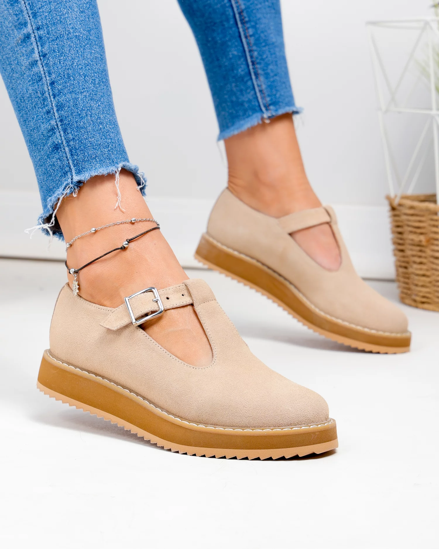 pantofi-casual-dama-piele-naturala-intoarsa-bej-cu-inchidere-catarama-wiz0126-102085-2.webp