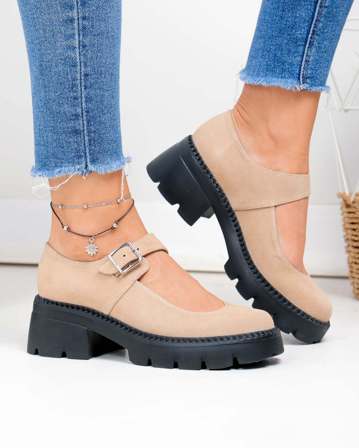 pantofi-casual-dama-piele-naturala-intoarsa-bej-cu-toc-gros-si-inchidere-catarama-wiz0326-102067-2.webp