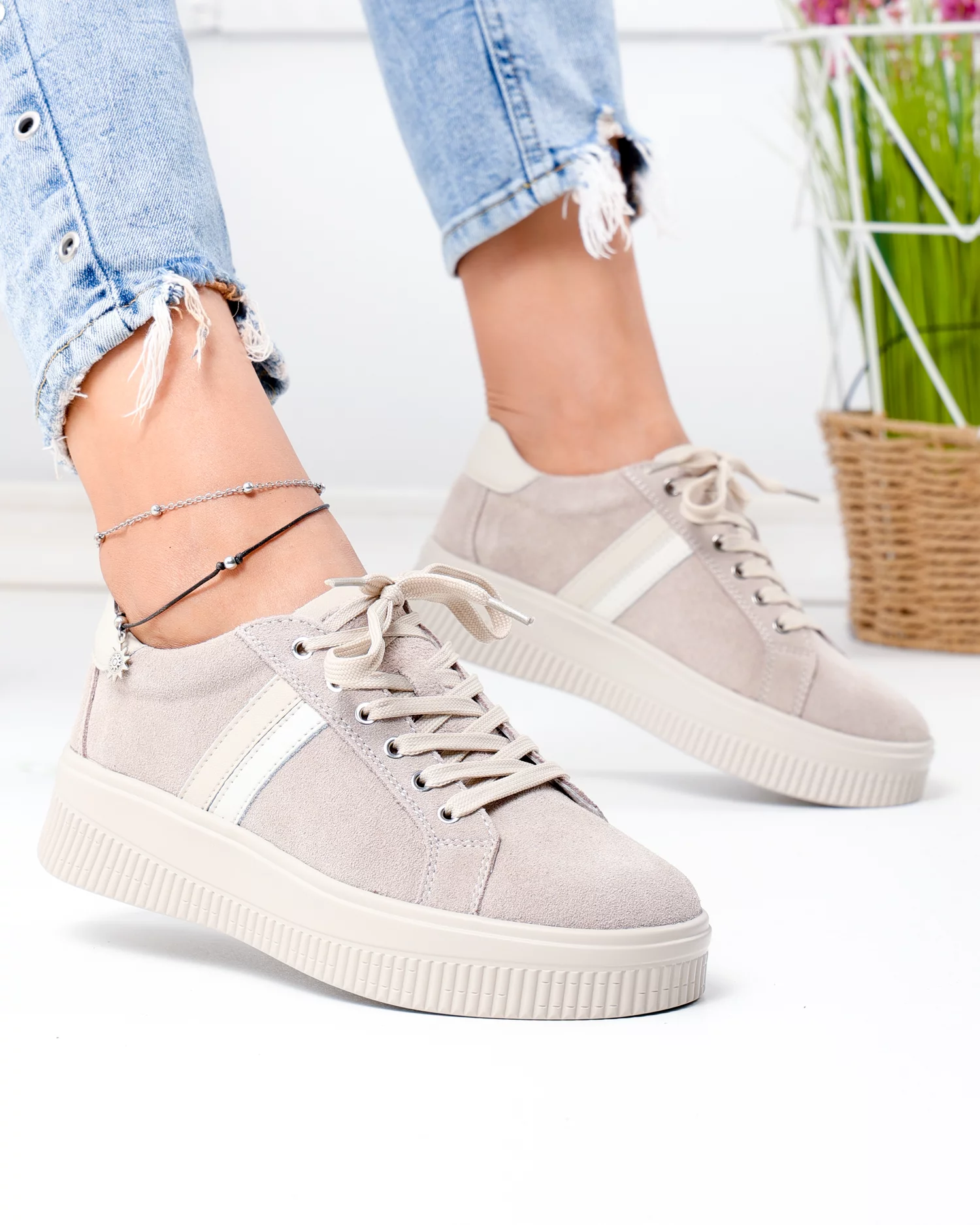 pantofi-casual-dama-piele-naturala-intoarsa-bej-cu-varf-rotund-si-inchidere-sireturi-f001-971-103519-2.webp