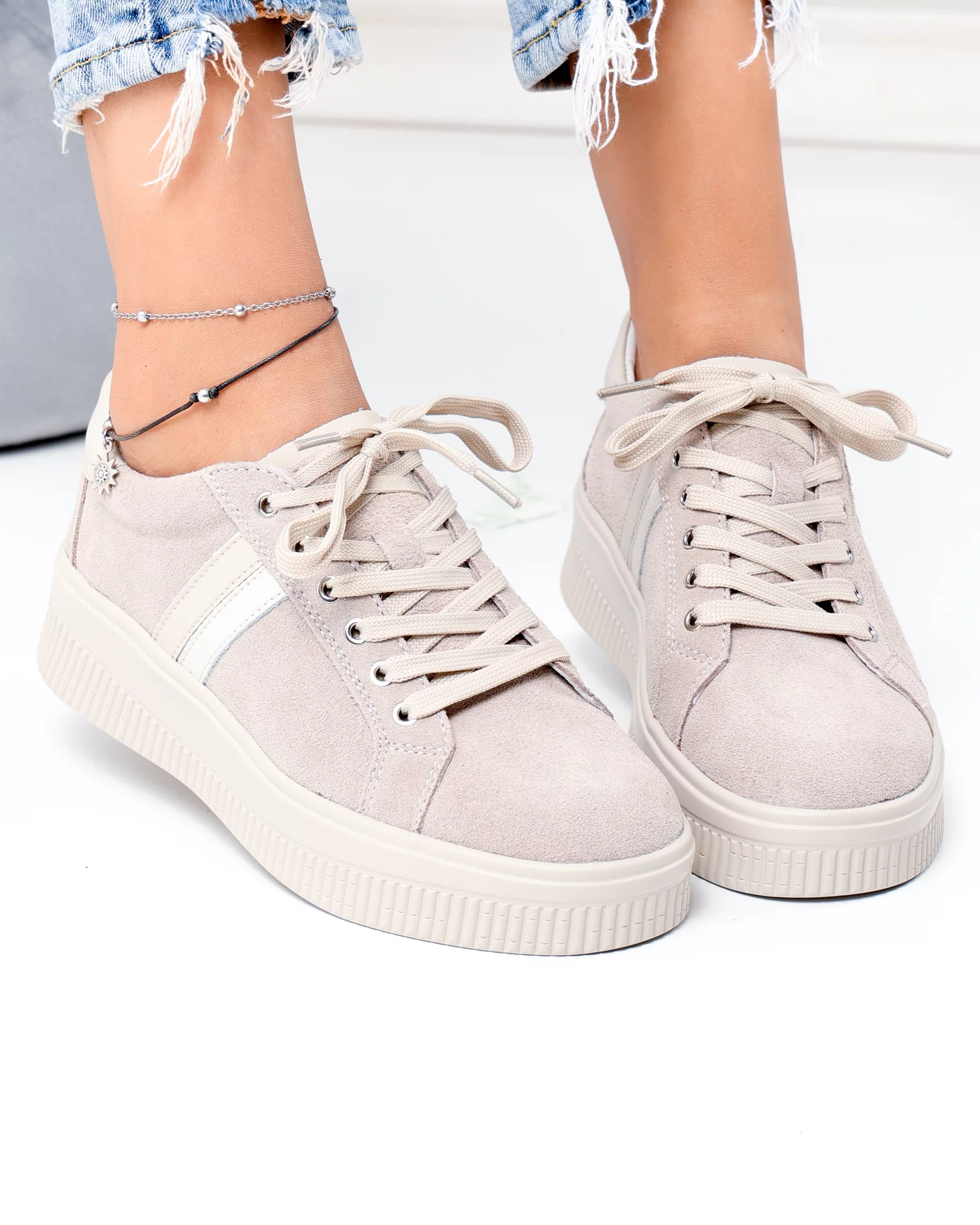 pantofi-casual-dama-piele-naturala-intoarsa-bej-cu-varf-rotund-si-inchidere-sireturi-f001-971-103525-2.webp