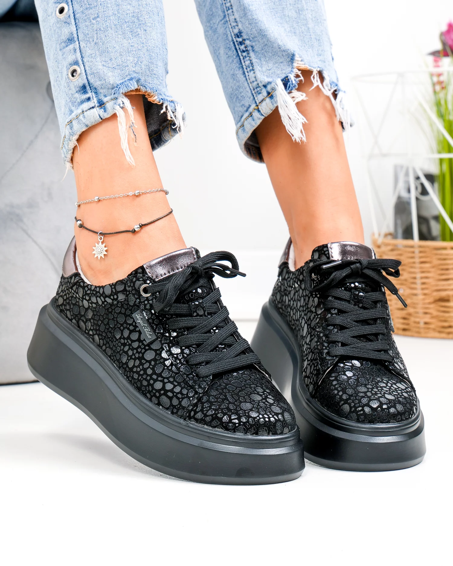 pantofi-casual-dama-piele-naturala-intoarsa-cu-imprimeu-lucios-si-inchidere-sireturi-f002-426a-95794-2.webp