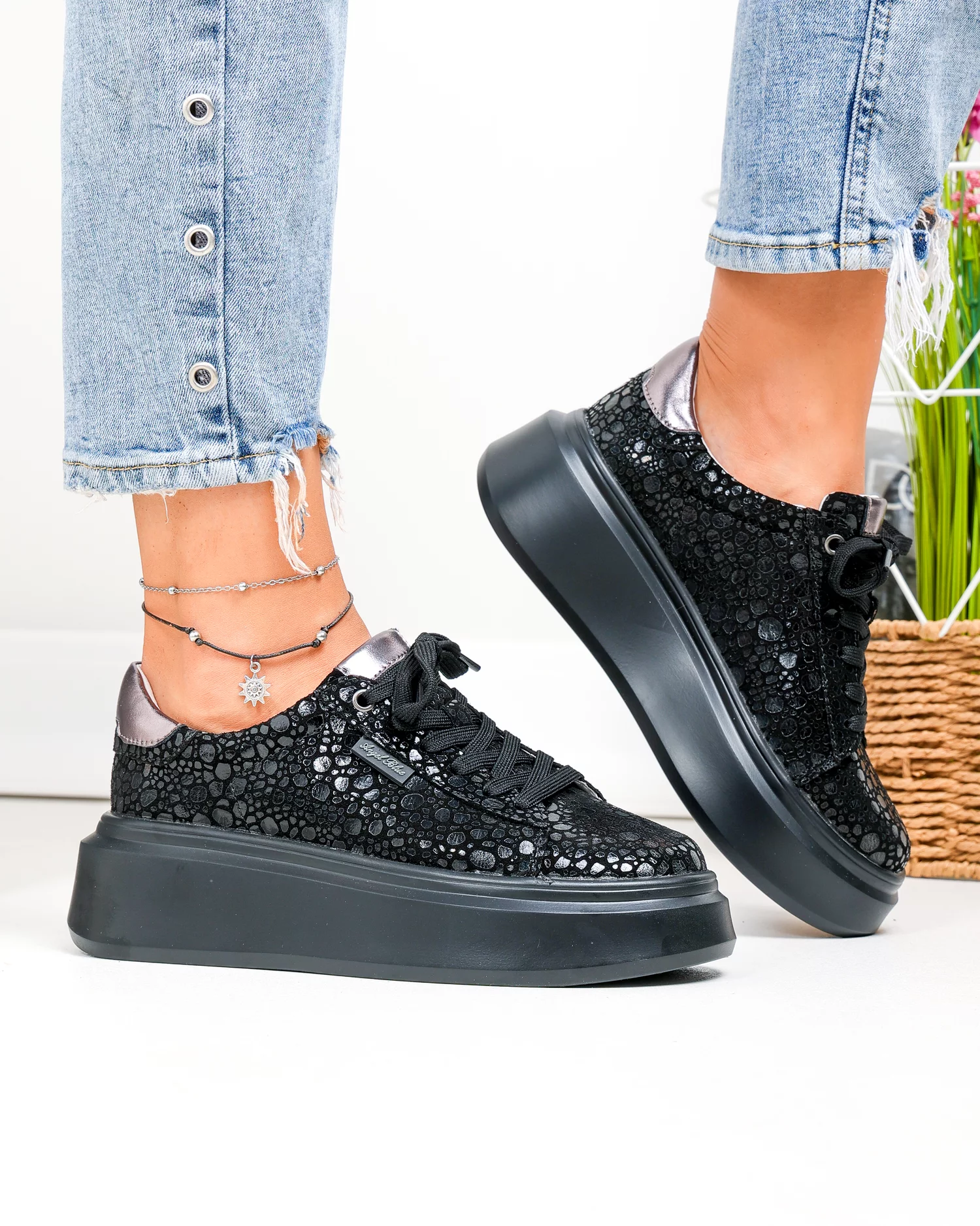 pantofi-casual-dama-piele-naturala-intoarsa-cu-imprimeu-lucios-si-inchidere-sireturi-f002-426a-95797-2.webp